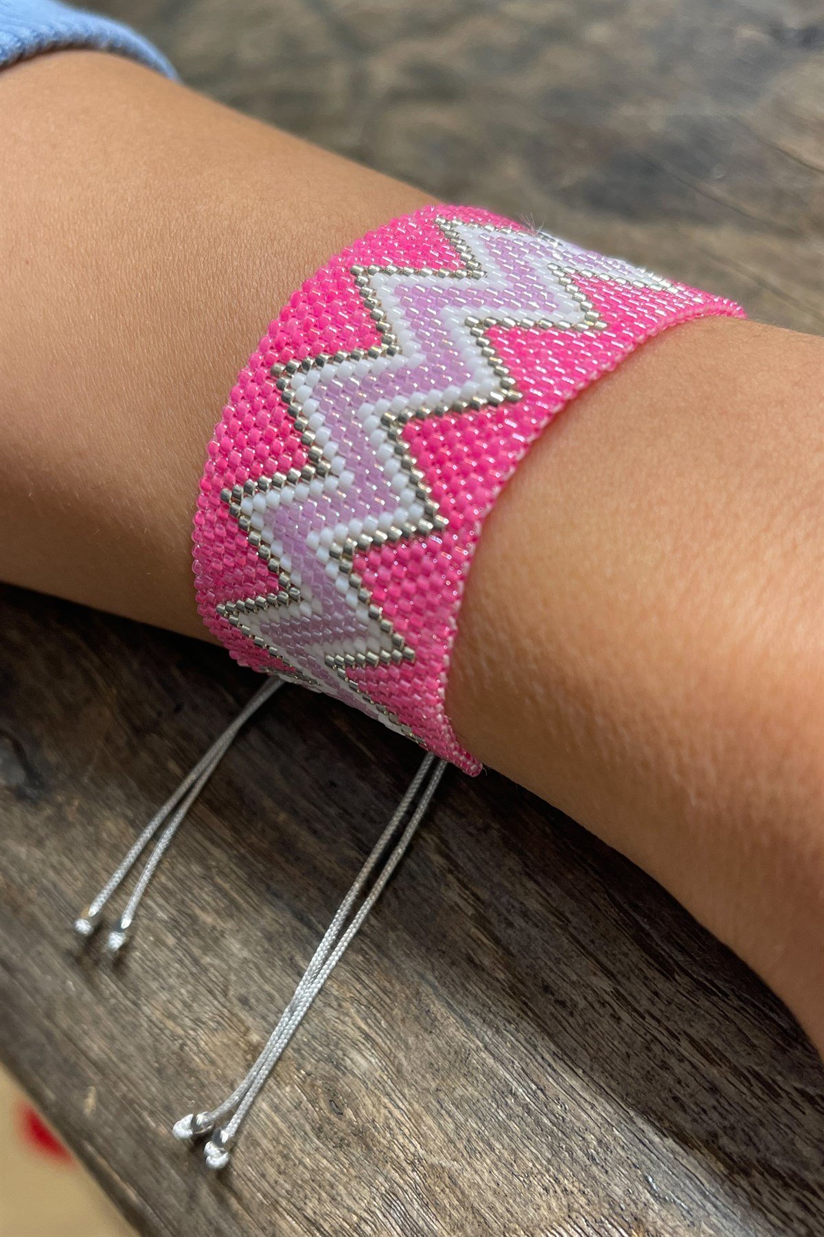 Neon Pembe Zigzag Desenli Bileklik