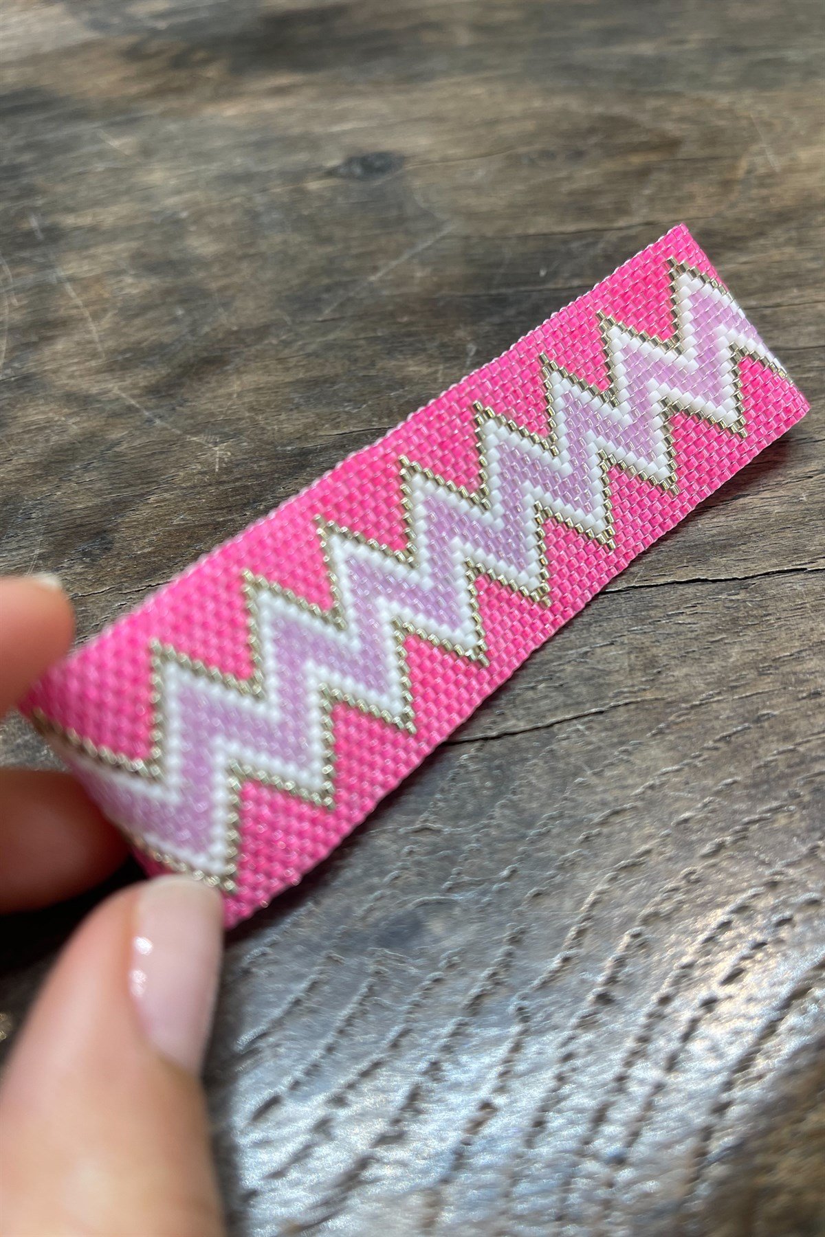 Neon Pembe Zigzag Desenli Bileklik