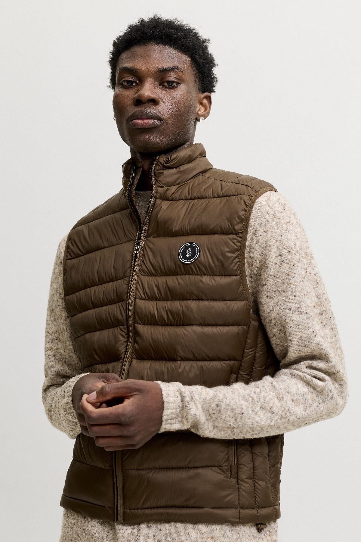 Jack & Jones JJEKINGSLEY Erkek Hafif Şişme Yelek Dik Yaka Günlük Rahat 