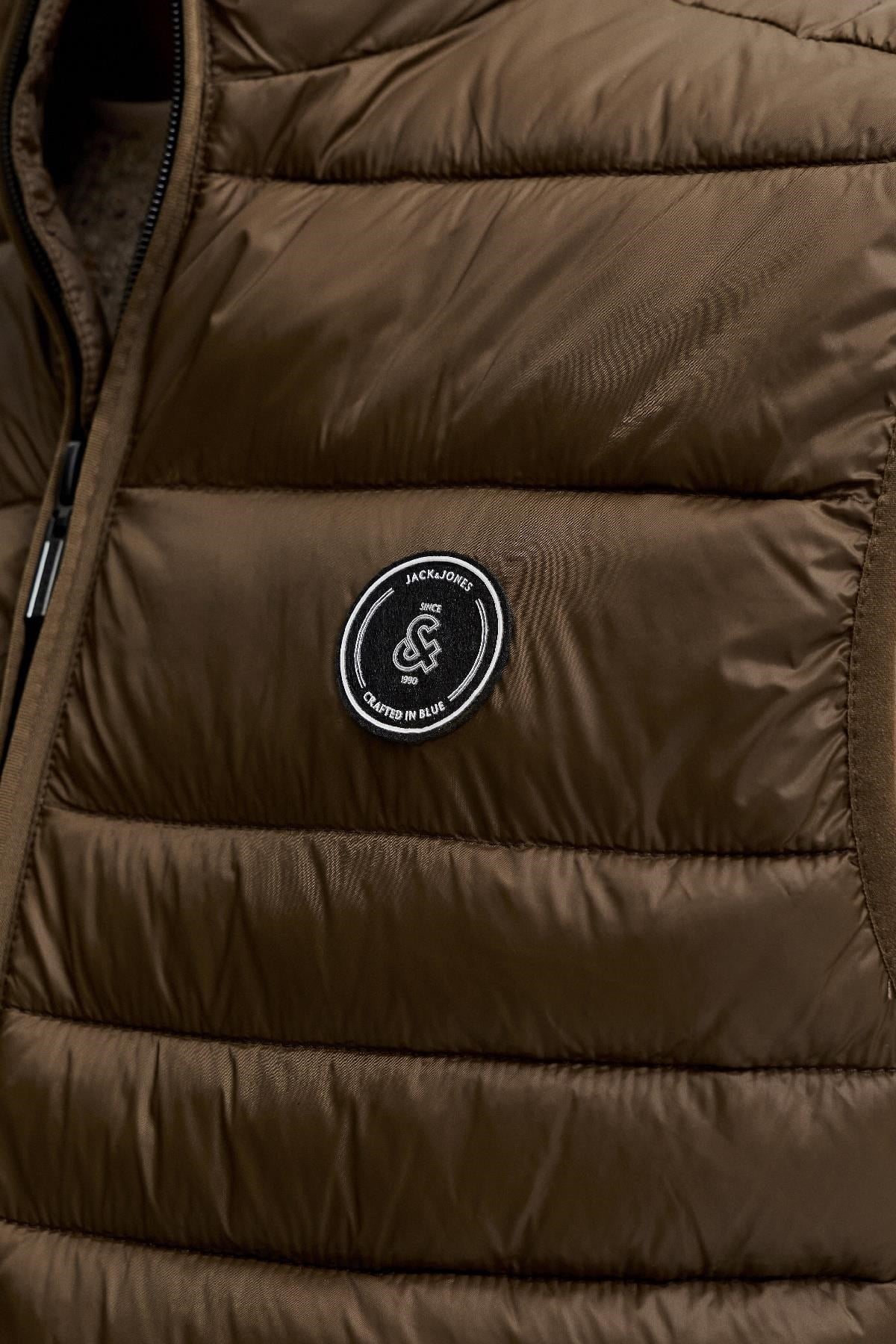 Jack & Jones JJEKINGSLEY Erkek Hafif Şişme Yelek Dik Yaka Günlük Rahat 