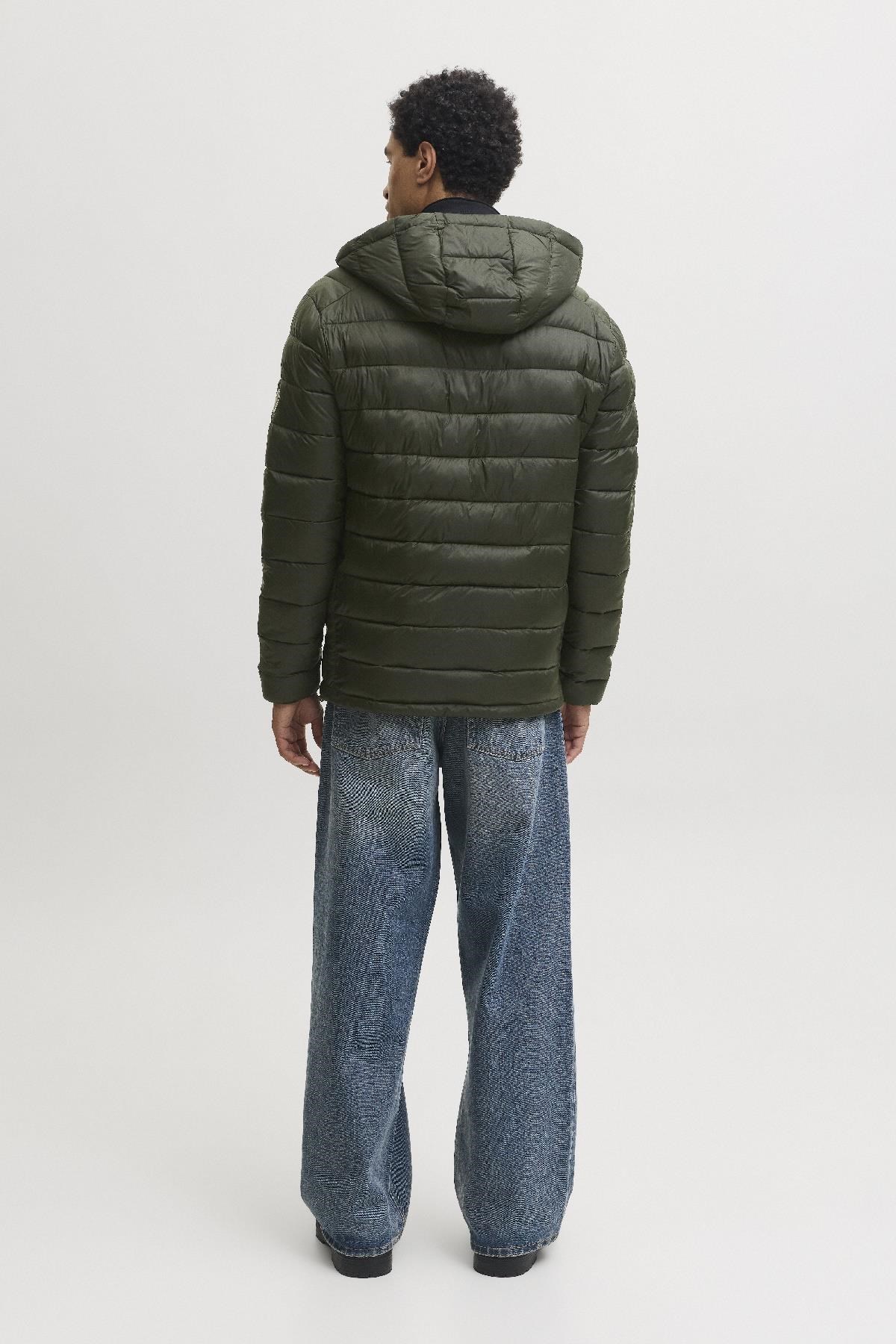 Jack & Jones JJEKINGSLEY Erkek Kapüşonlu Hafif Şişme Mont Puffer Günlük Rahat 