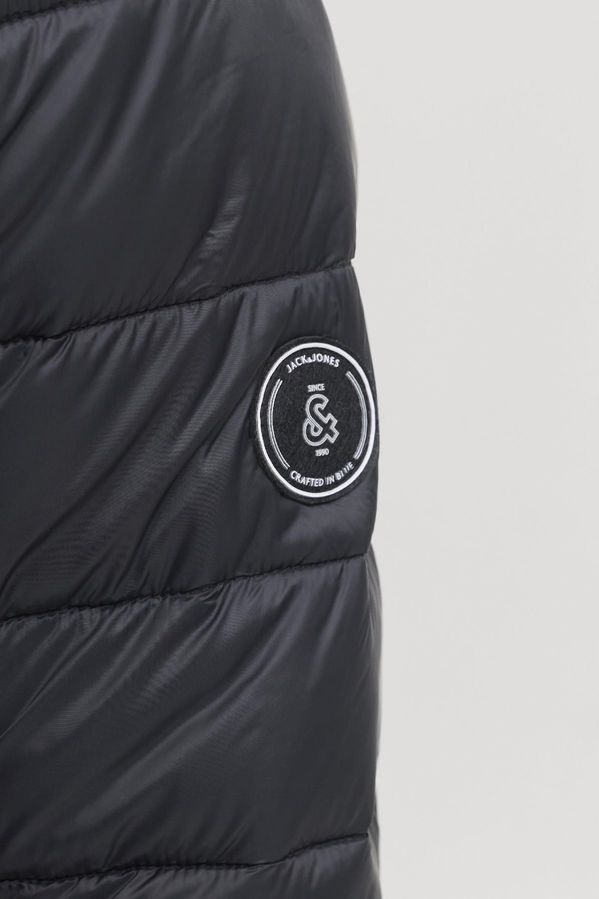 Jack & Jones JJEKINGSLEY Erkek Kapüşonlu Hafif Şişme Mont Puffer Günlük Rahat 