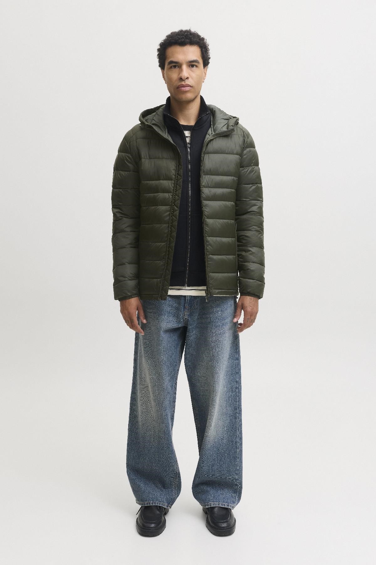 Jack & Jones JJEKINGSLEY Erkek Kapüşonlu Hafif Şişme Mont Puffer Günlük Rahat 