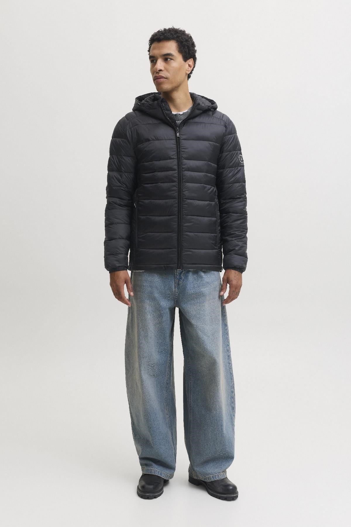Jack & Jones JJEKINGSLEY Erkek Kapüşonlu Hafif Şişme Mont Puffer Günlük Rahat 