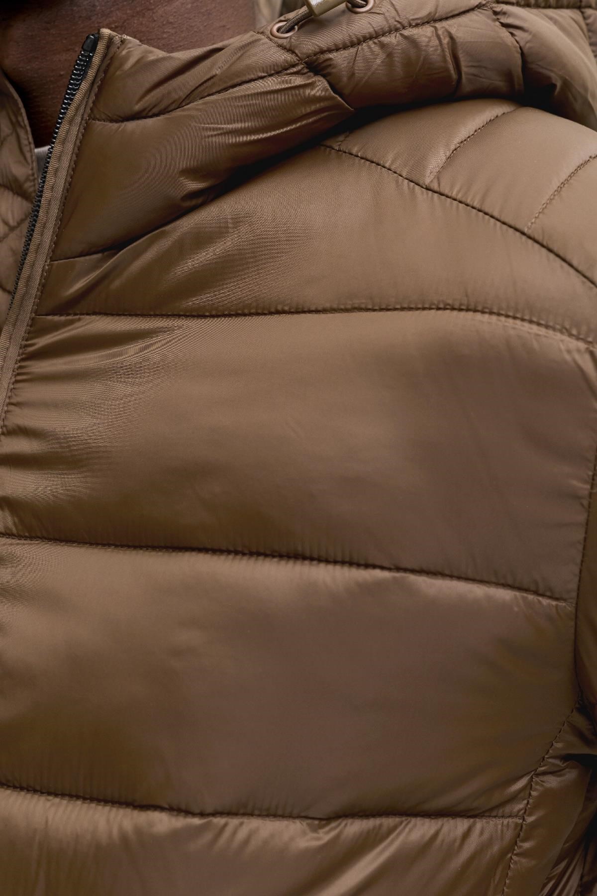 Jack & Jones JJEKINGSLEY Erkek Kapüşonlu Hafif Şişme Mont Puffer Günlük Rahat 