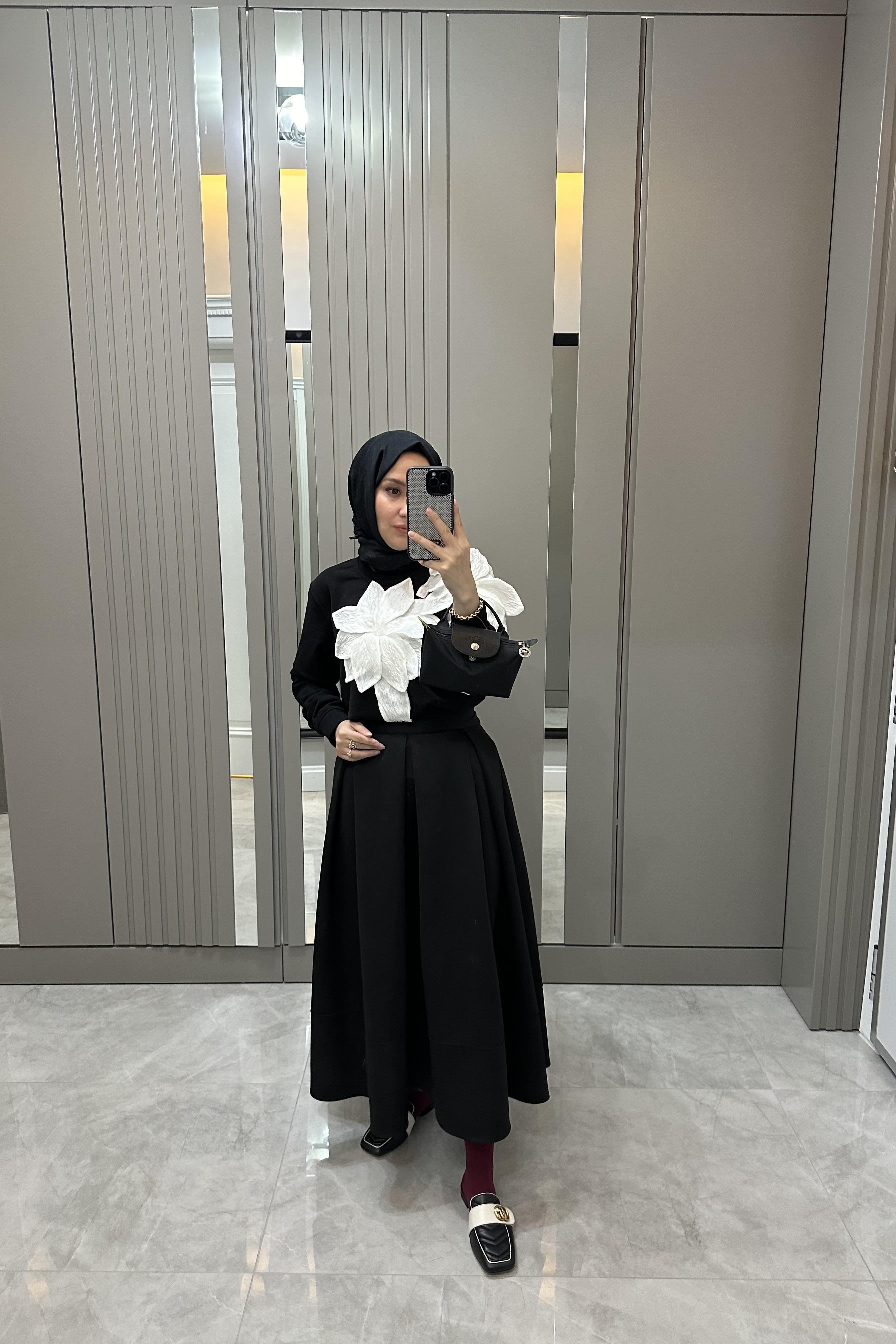 Kabartmalı Çicekli Sweat