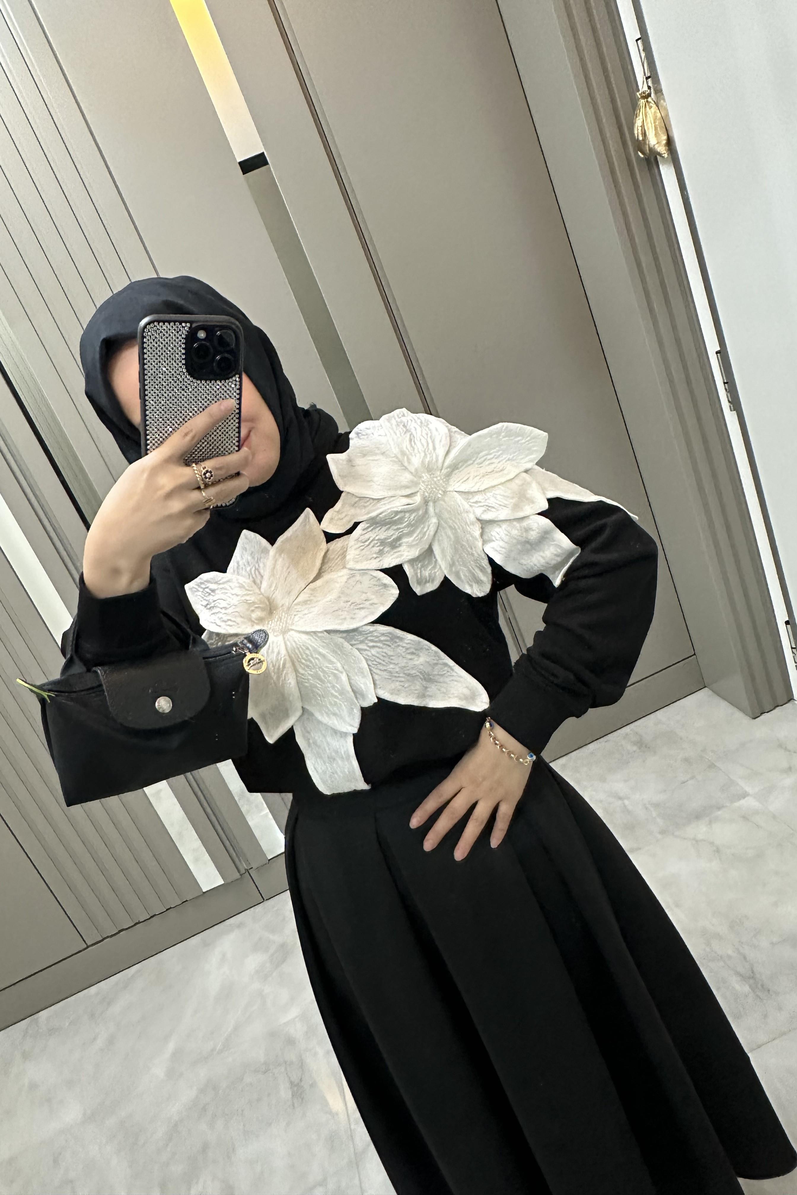 Kabartmalı Çicekli Sweat