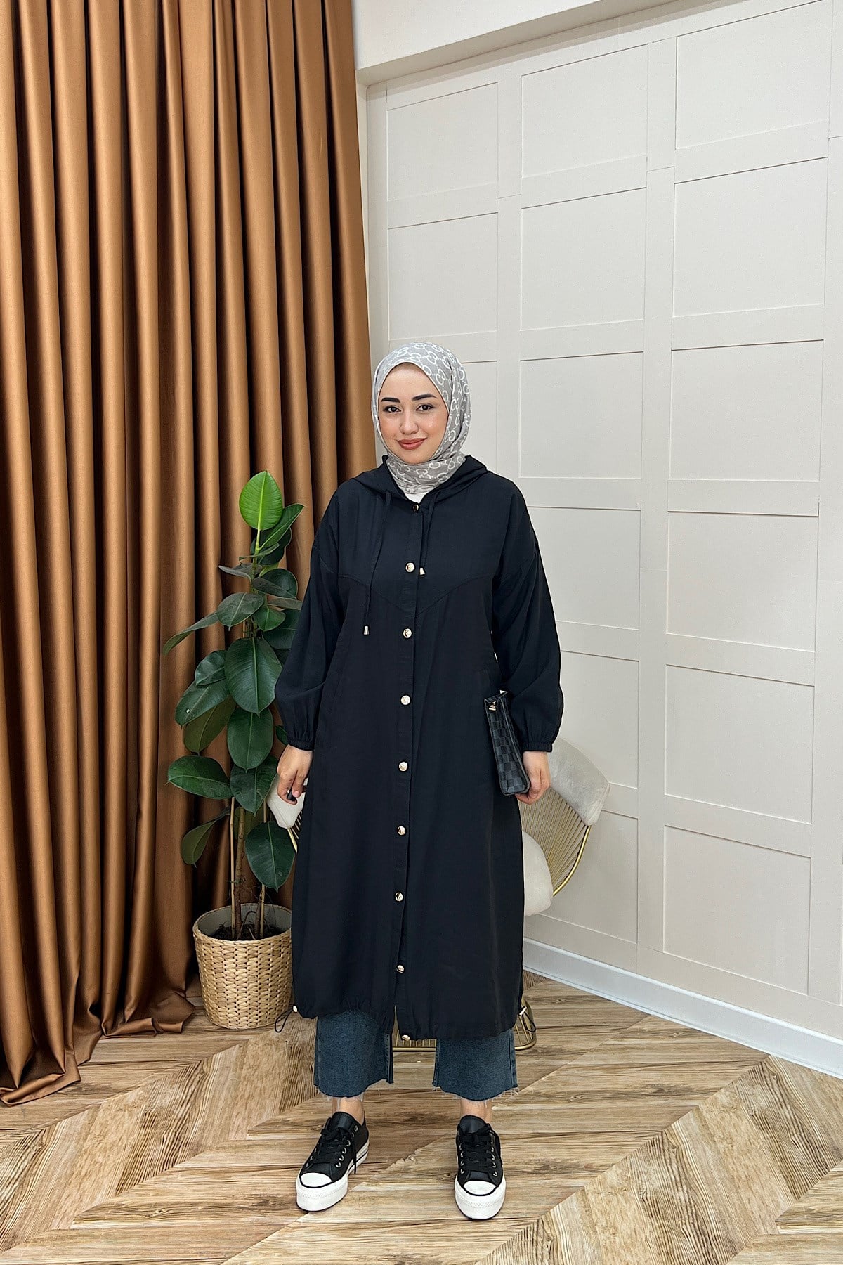 004-Liana Düğmeli Kap Siyah