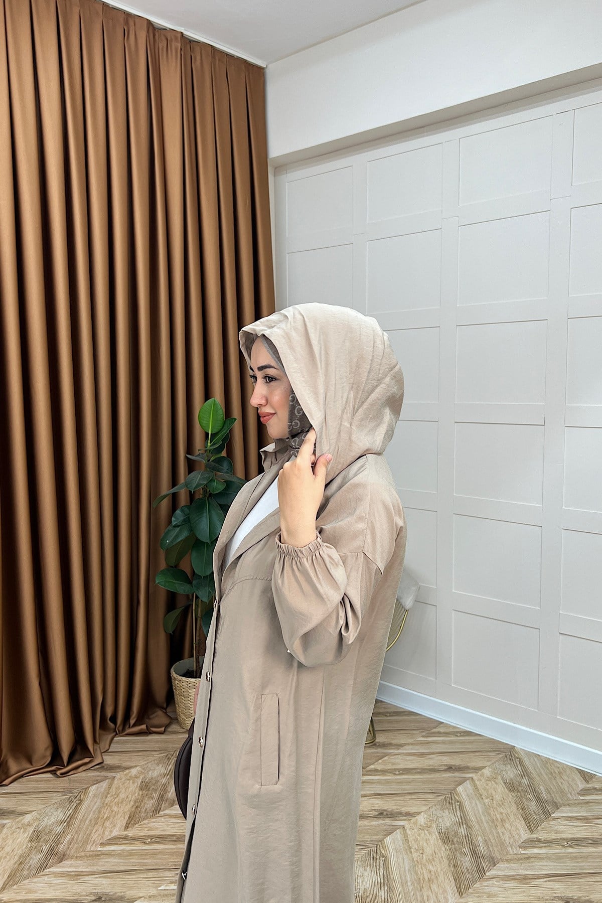004-Liana Düğmeli Kap Vizon