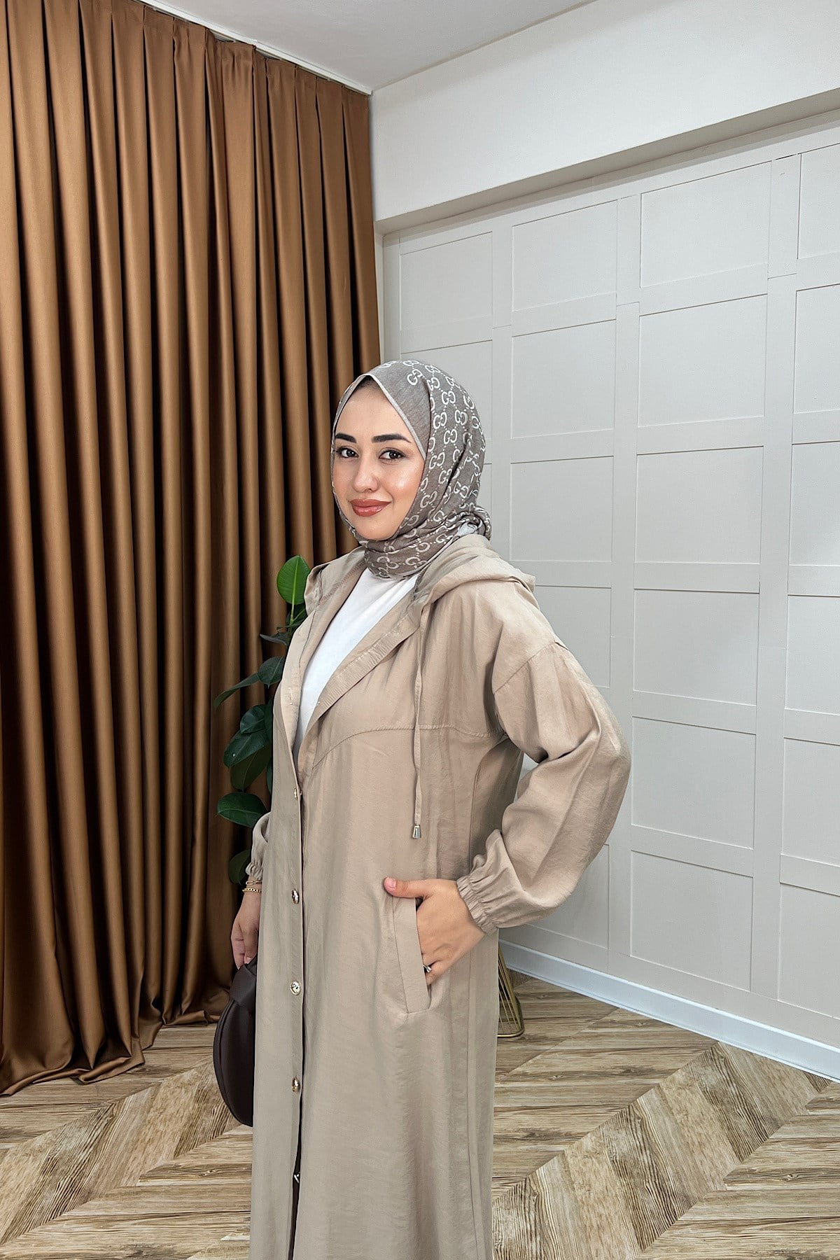 004-Liana Düğmeli Kap Vizon