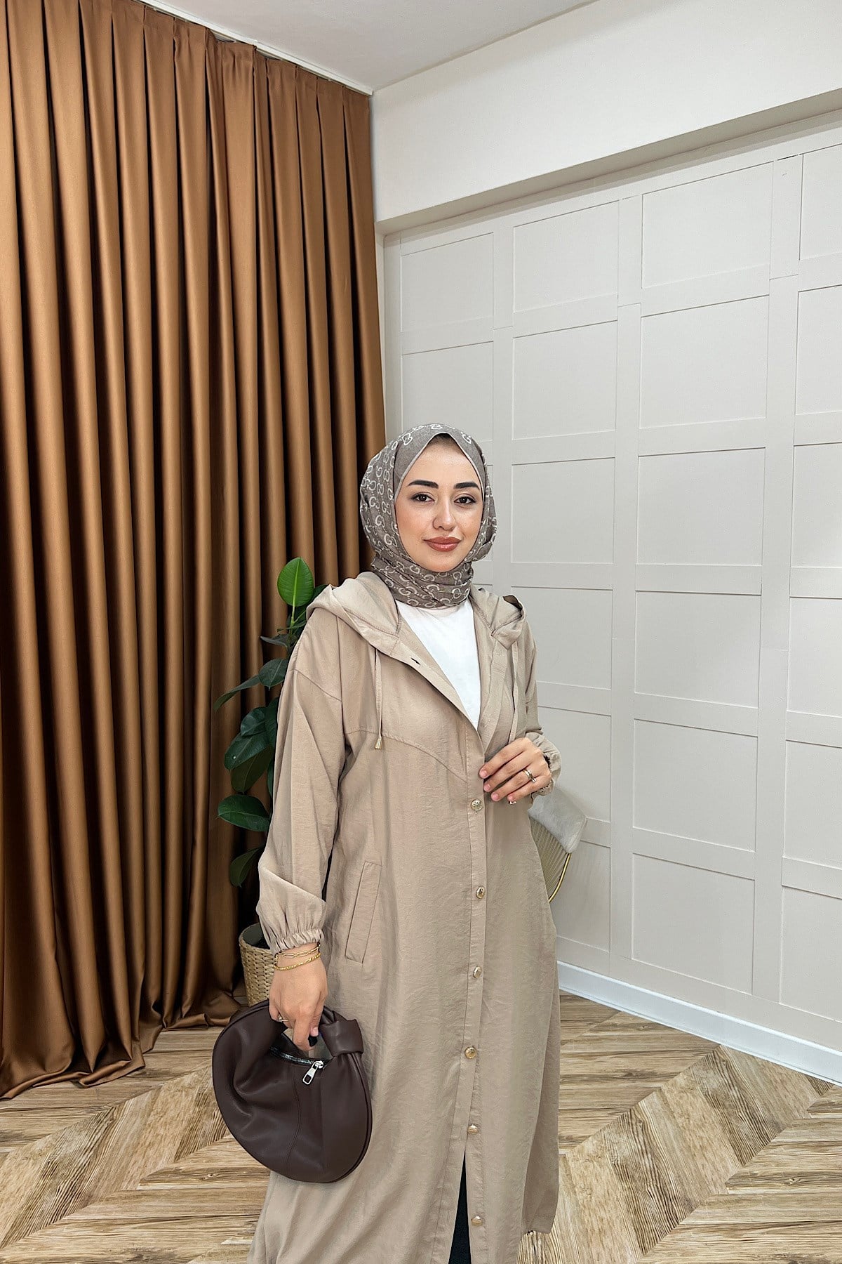 004-Liana Düğmeli Kap Vizon