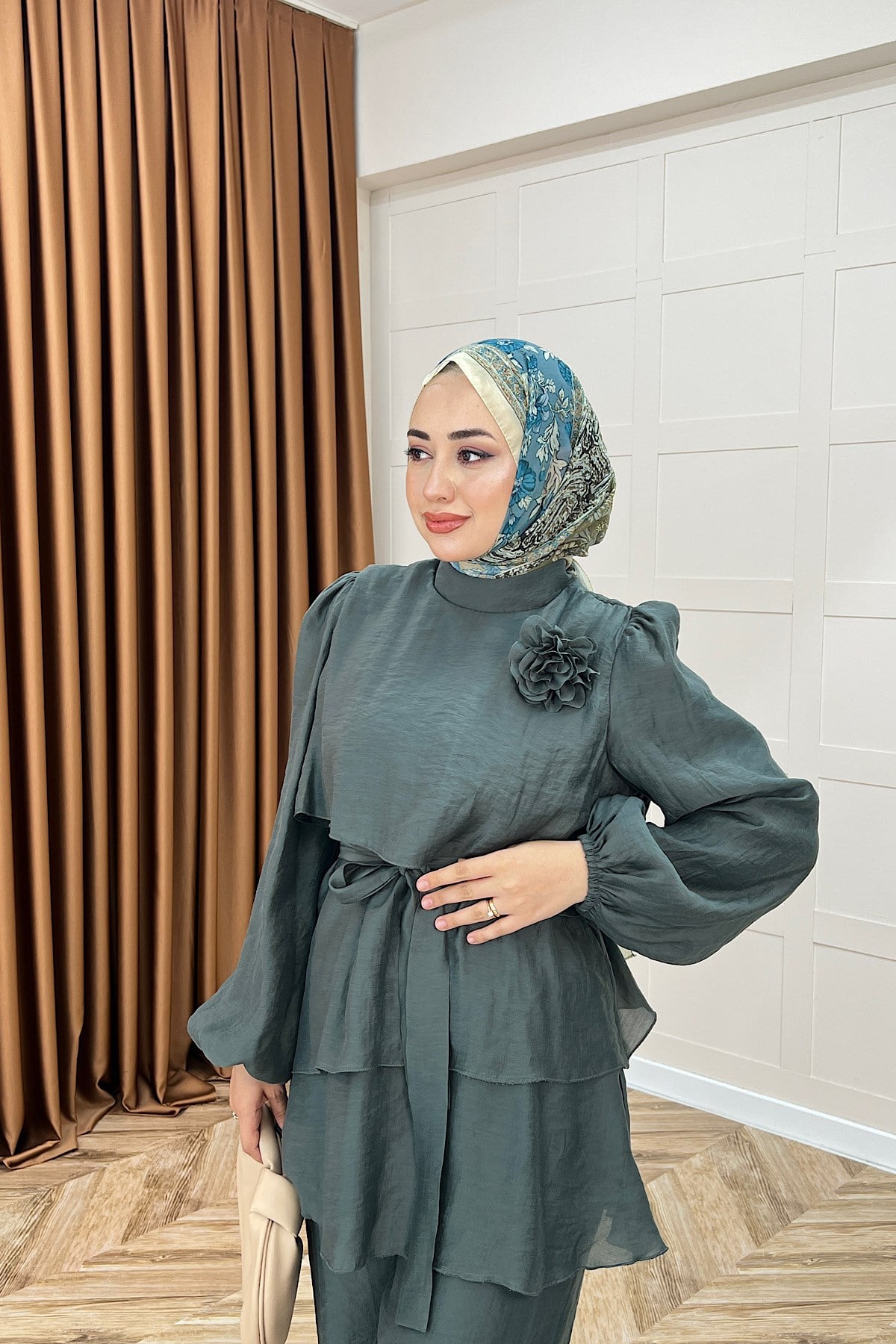 Aura Broş Detay Takım Haki
