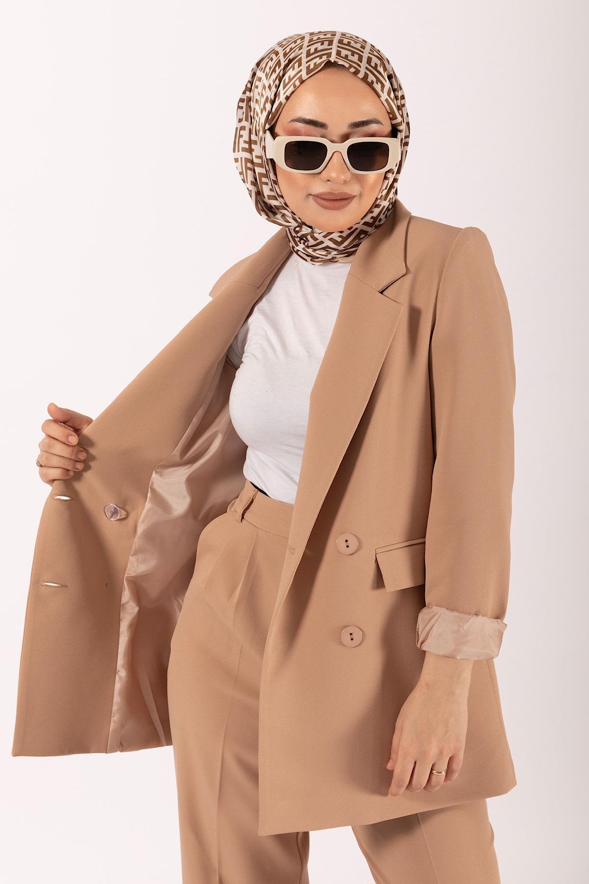 Dört Düğme Ceket Takım Camel