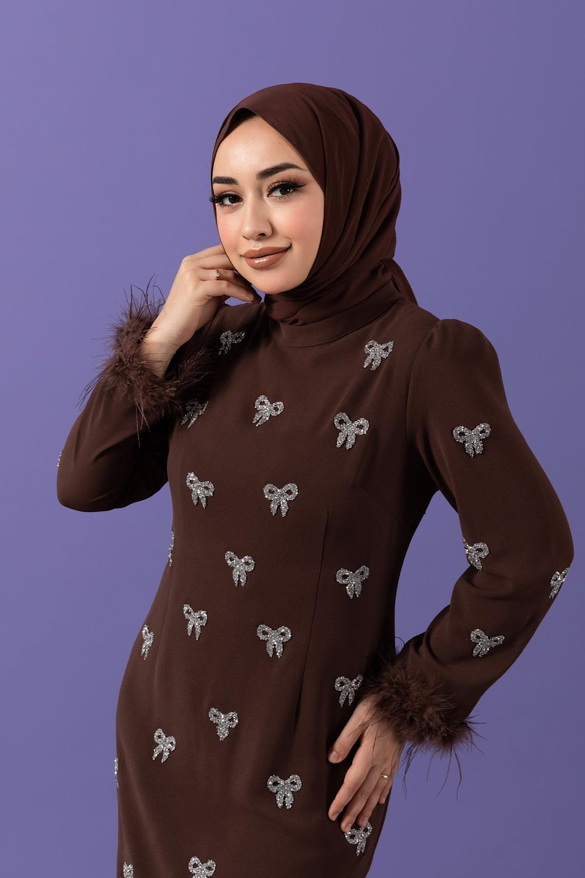 Kolları Tüy Detay Taş İşlemeli Abiye Kahverengi