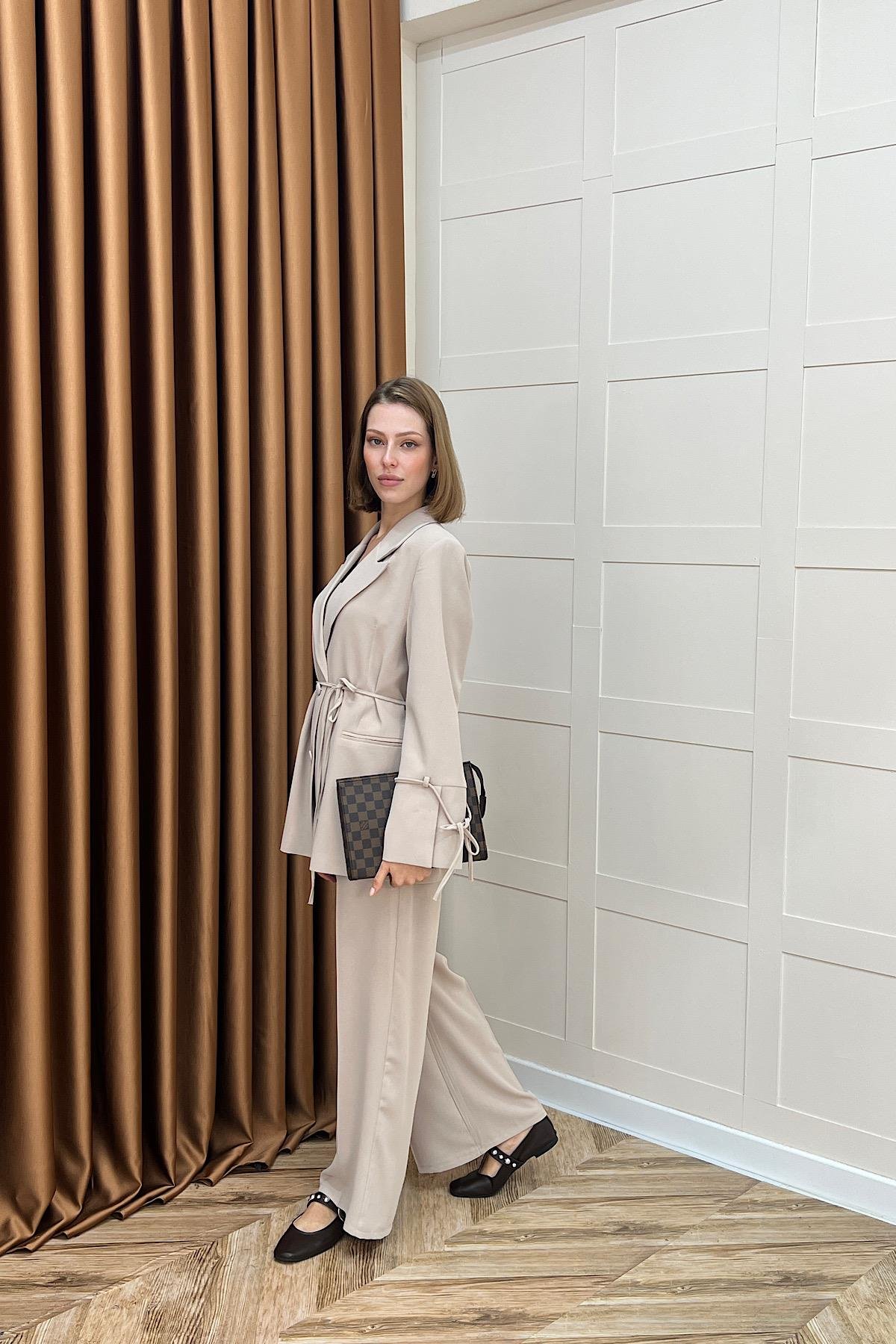 Kuşak Detay Ceket Takım Taş