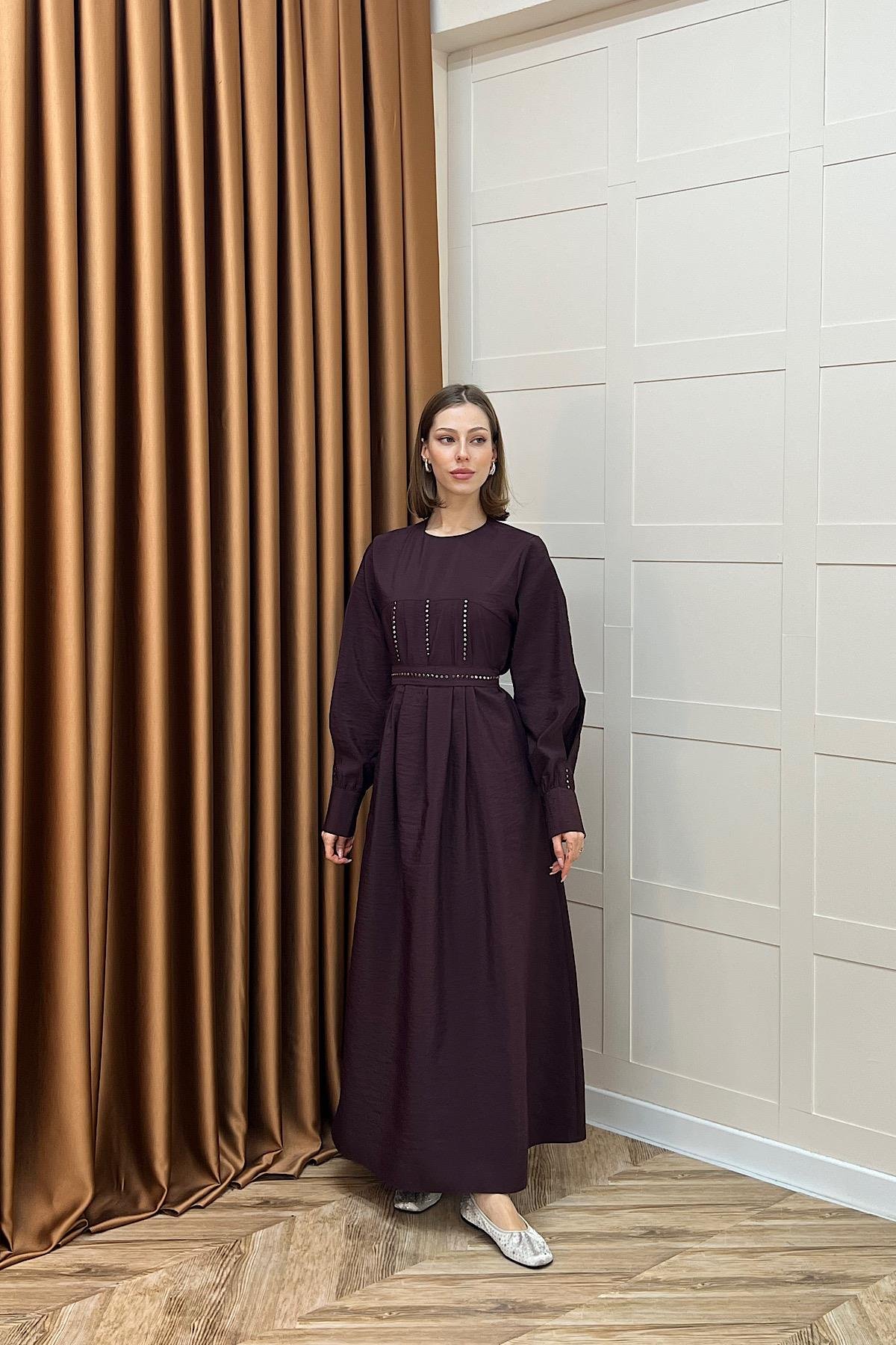 Lara Taş Detaylı Elbise Mürdüm