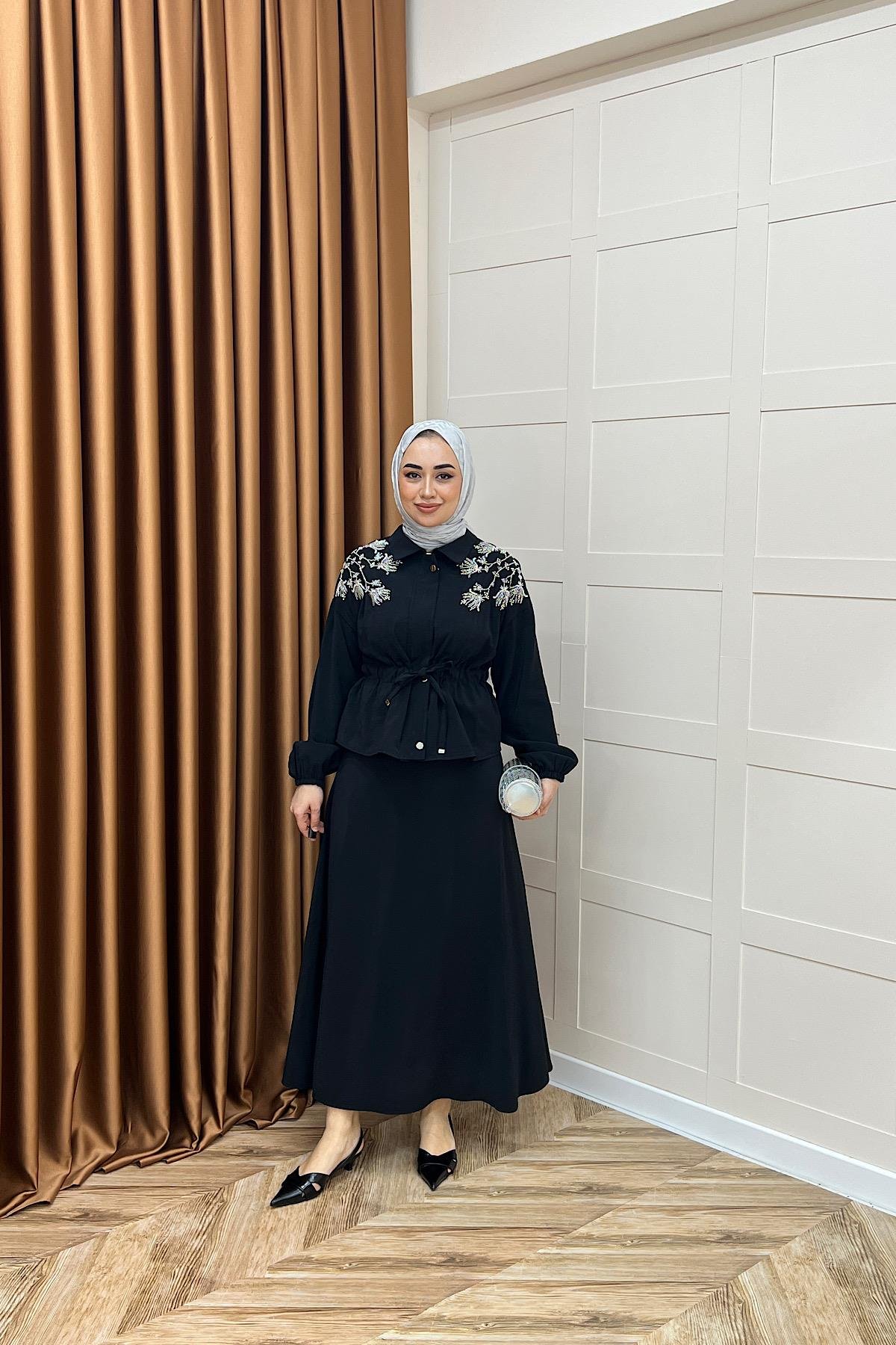 Laura Taş İşlemeli Etek Takım Siyah