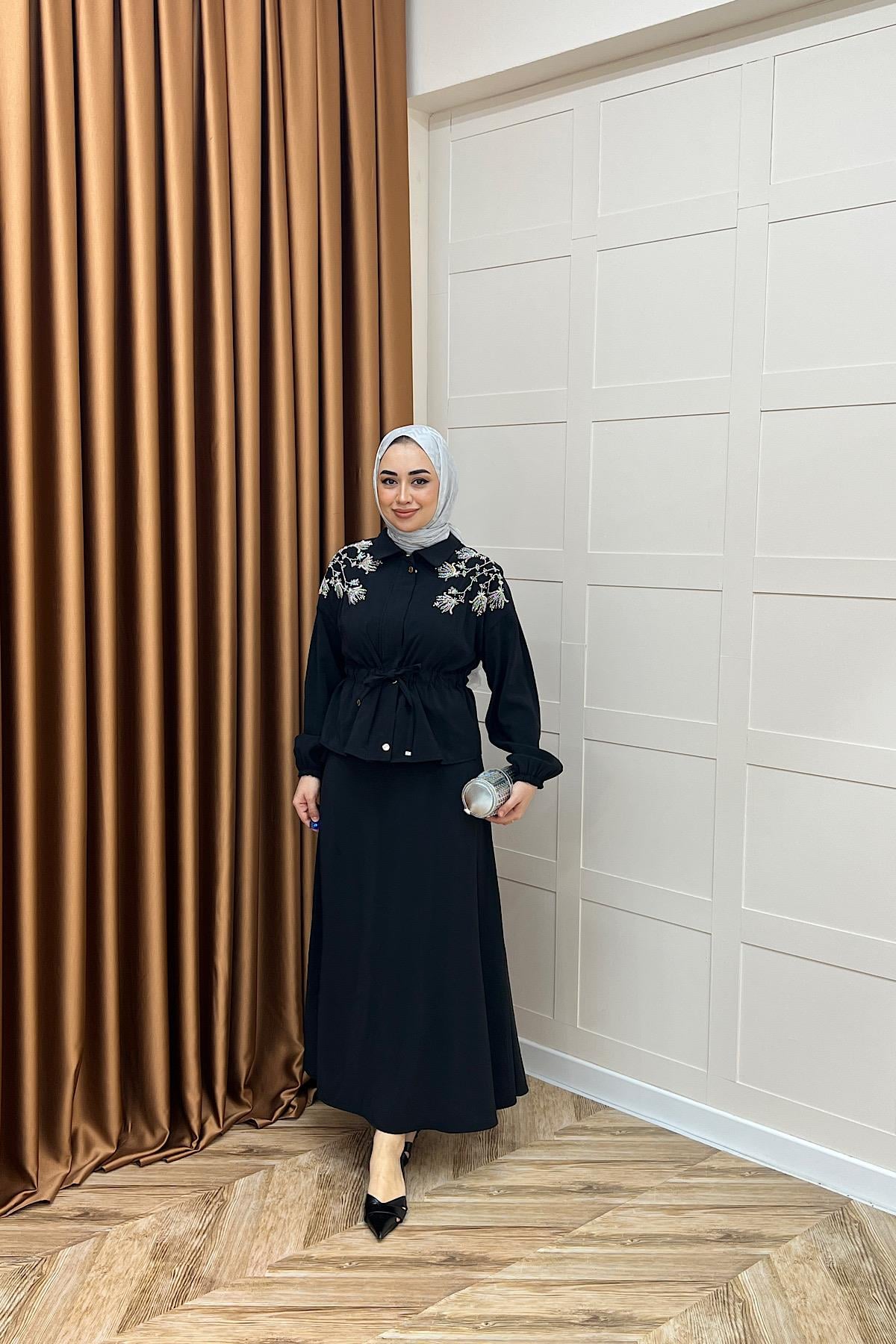 Laura Taş İşlemeli Etek Takım Siyah