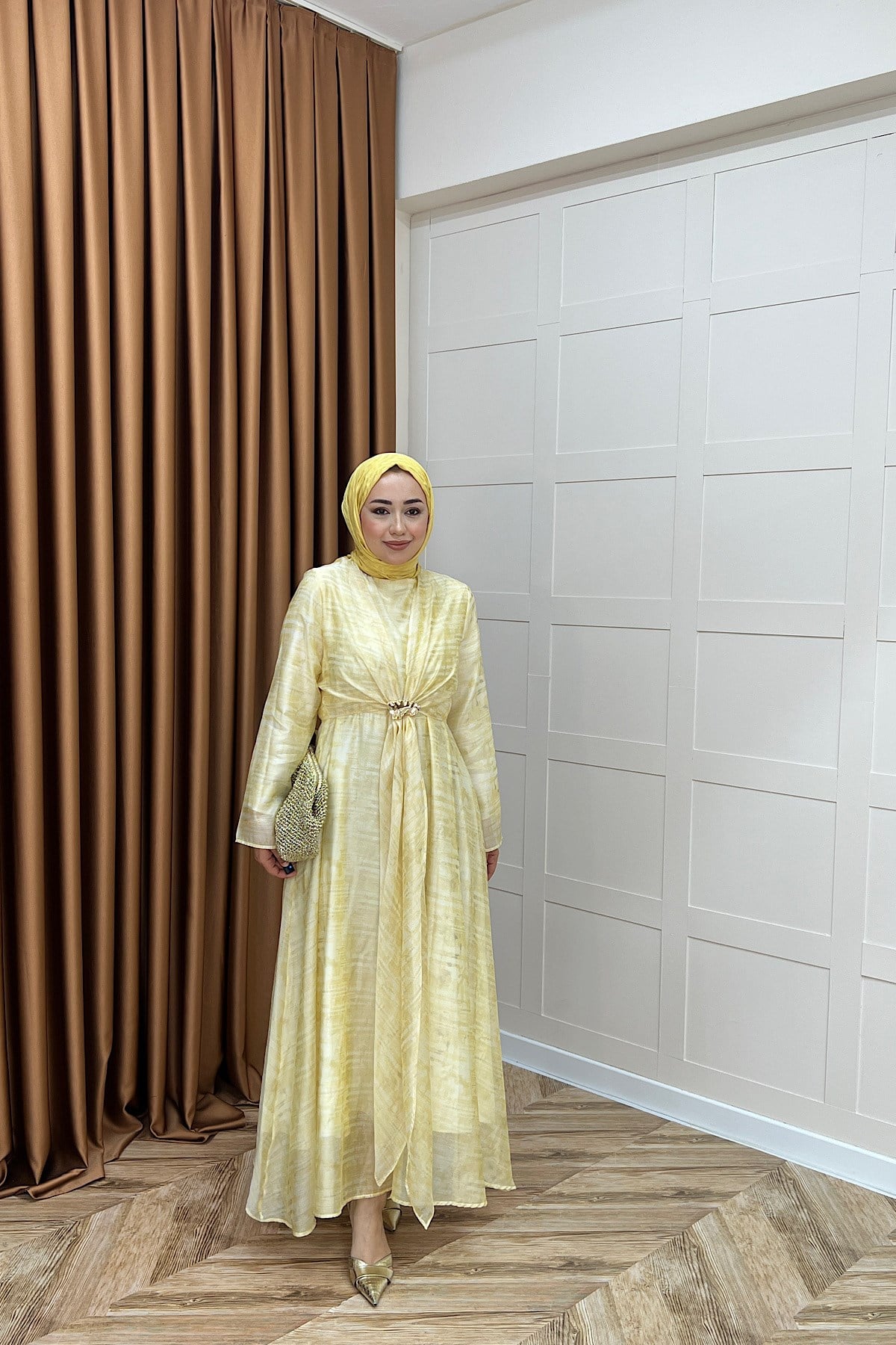 Liana Broş Detay Elbise Sarı