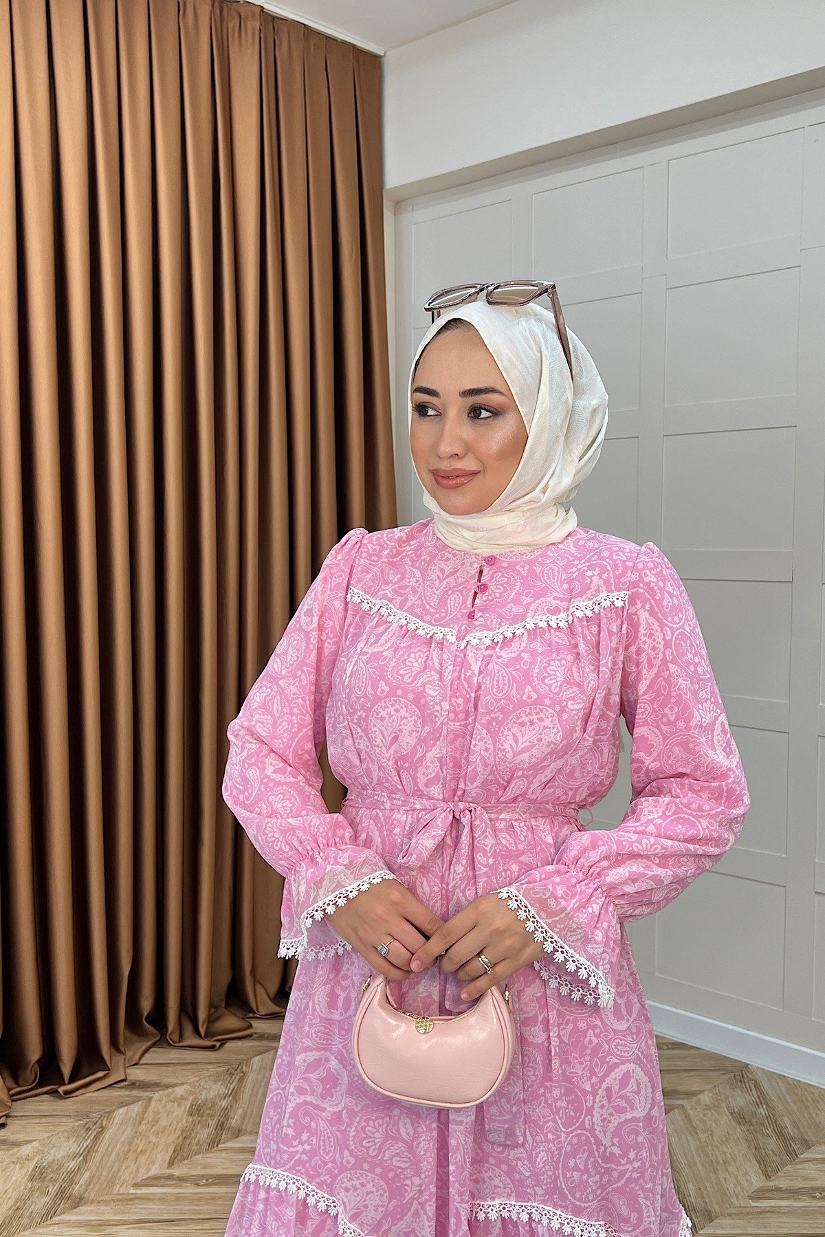 Lisa Dantel Detay Elbise Pembe