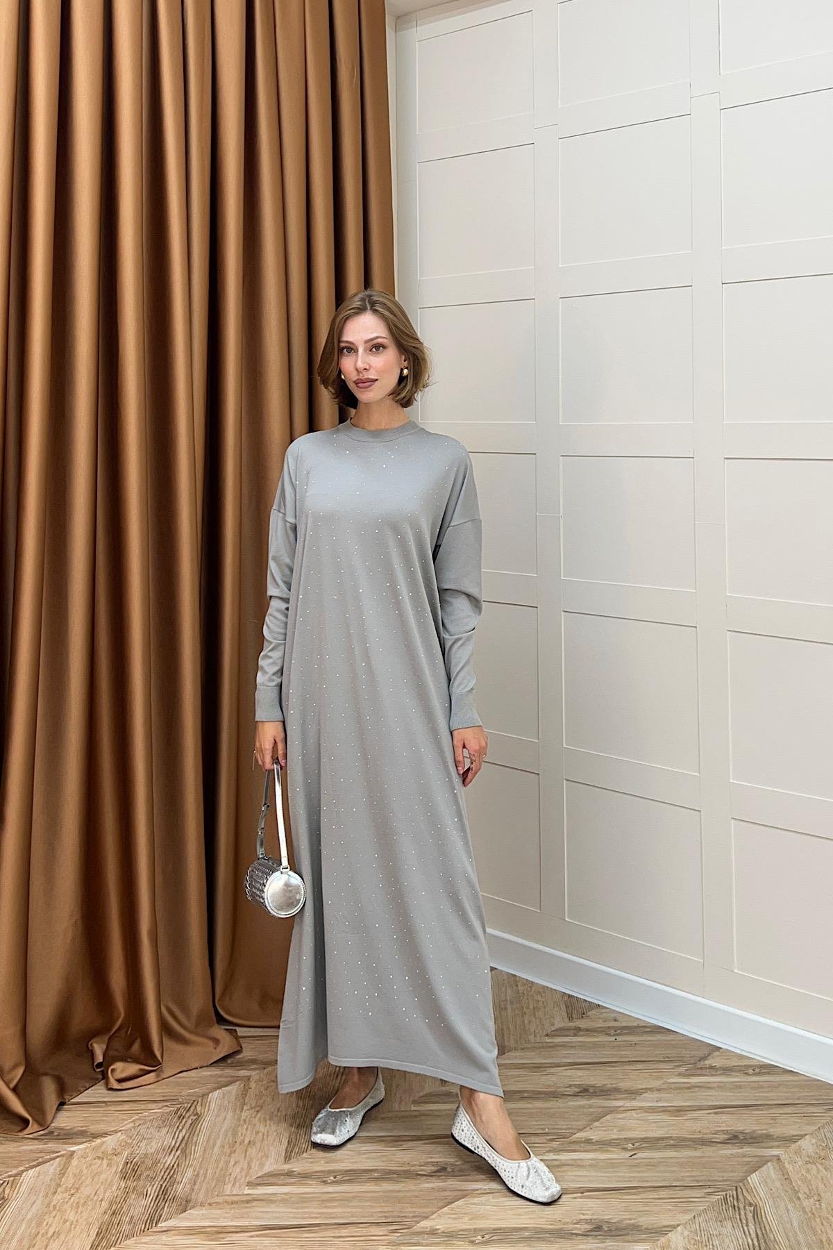 Mabel Taşlı Triko Elbise Gri