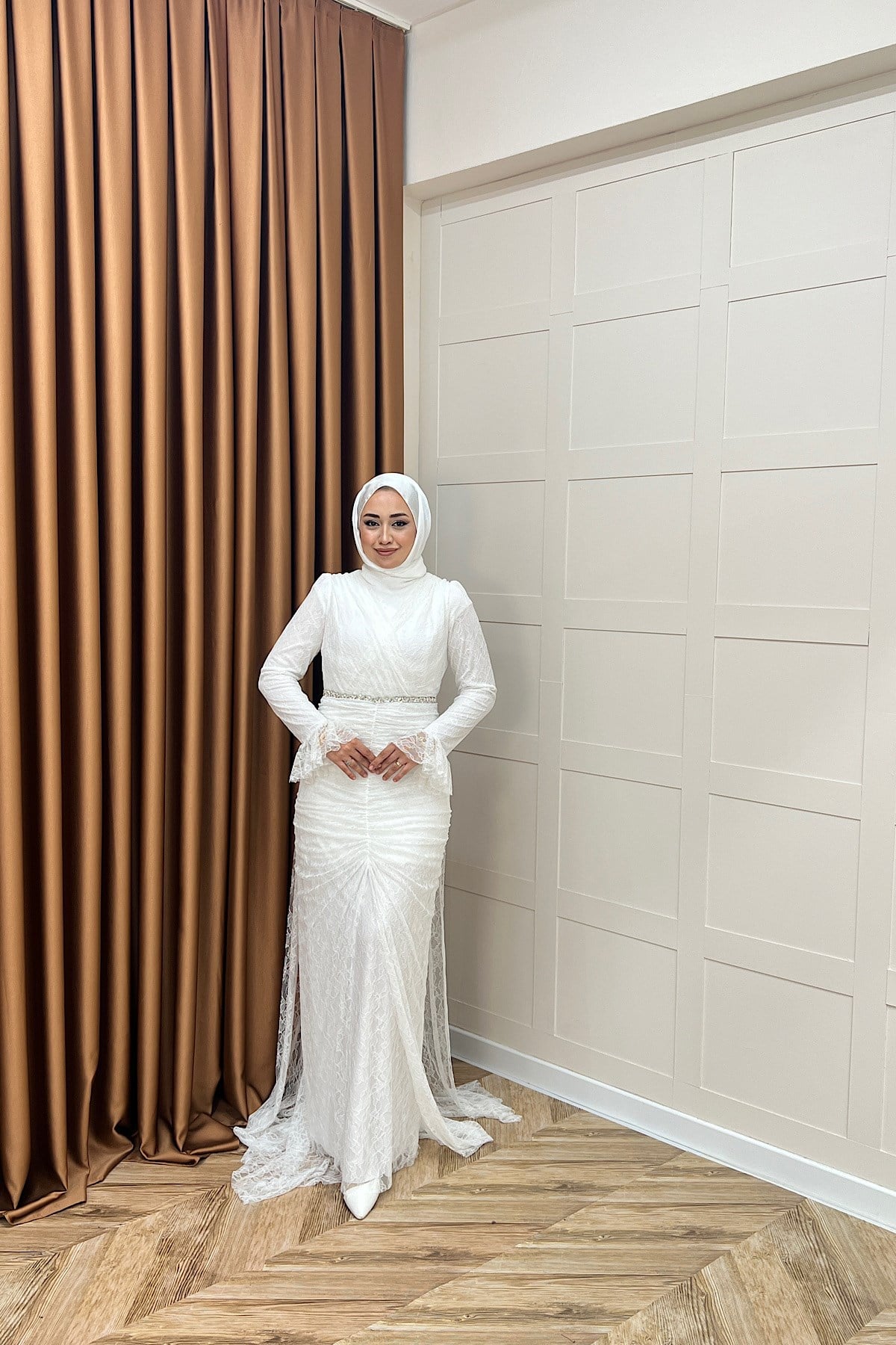 Sofia Taş Detay Dantel Abiye Beyaz