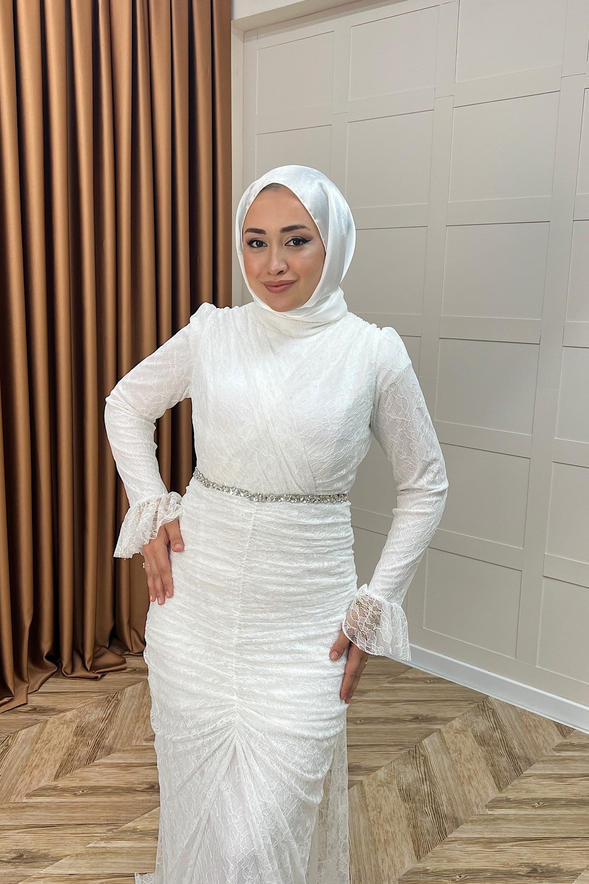 Sofia Taş Detay Dantel Abiye Beyaz
