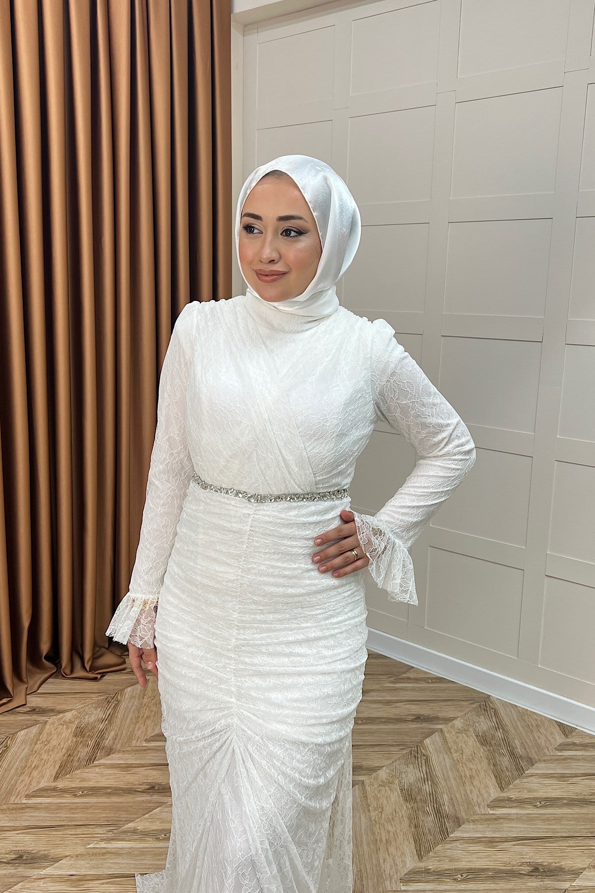 Sofia Taş Detay Dantel Abiye Beyaz