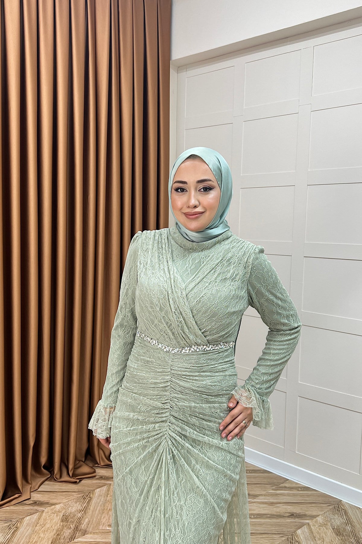 Sofia Taş Detay Dantel Abiye Mint