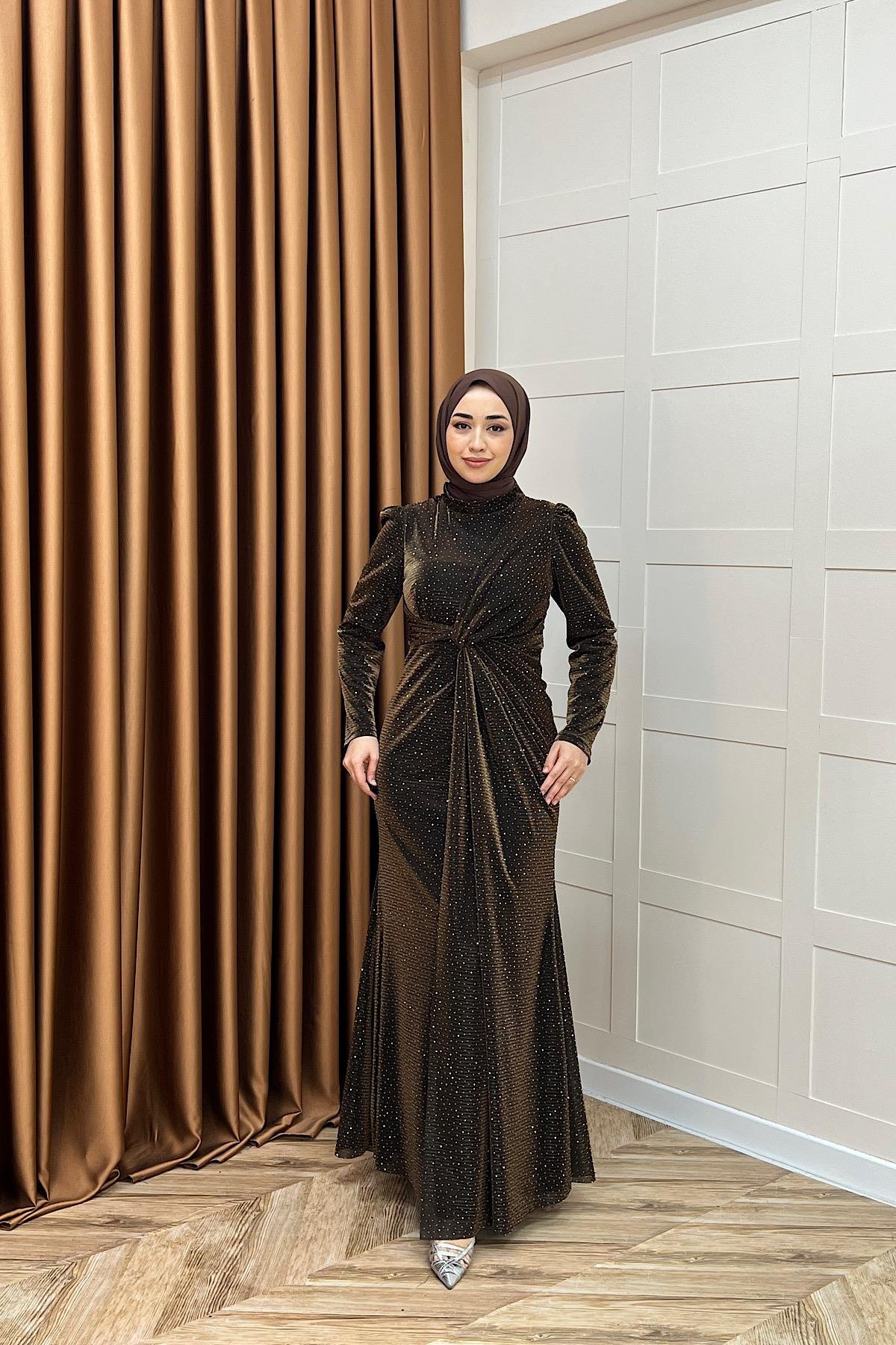 Sofia Taş Detay Drapeli Abiye Kahverengi