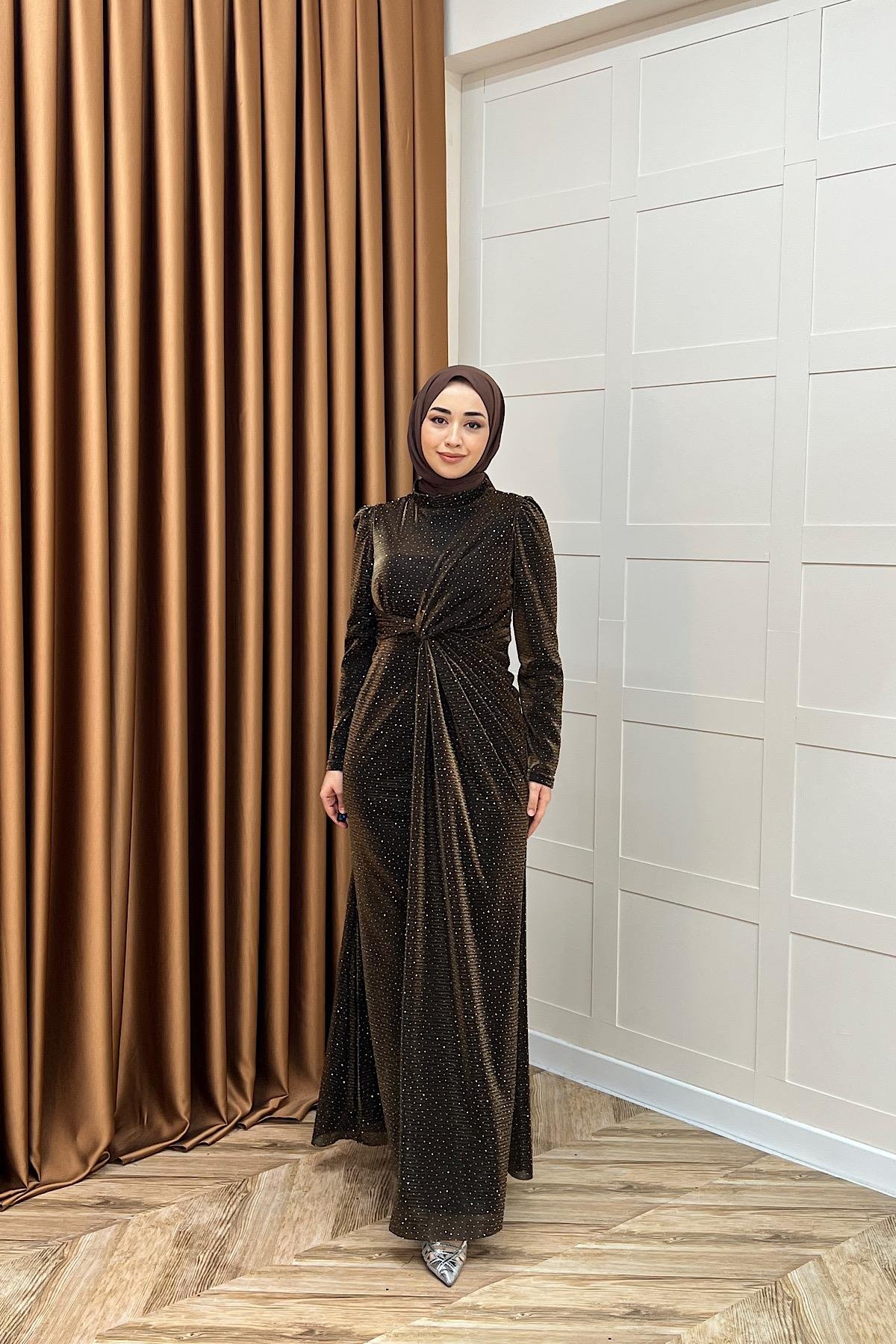 Sofia Taş Detay Drapeli Abiye Kahverengi