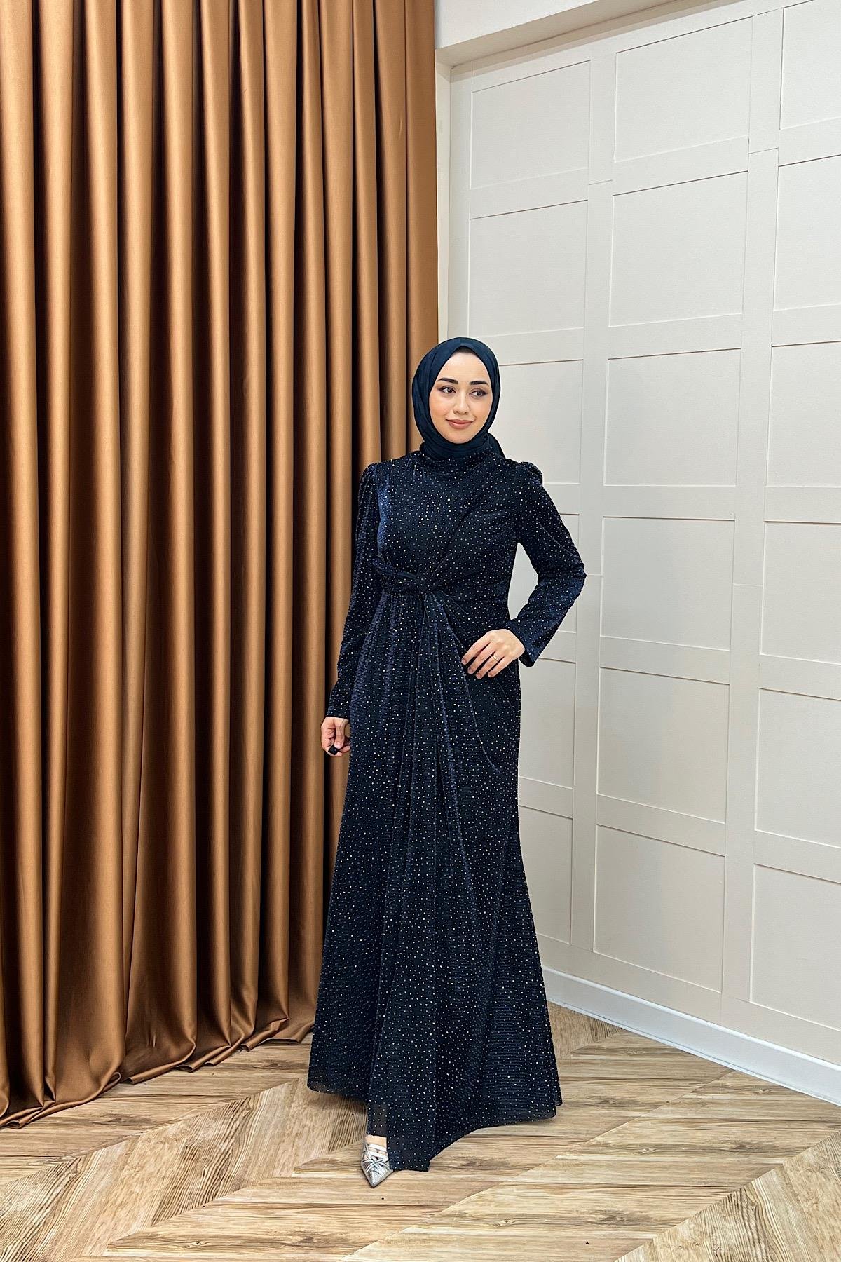 Sofia Taş Detay Drapeli Abiye Lacivert