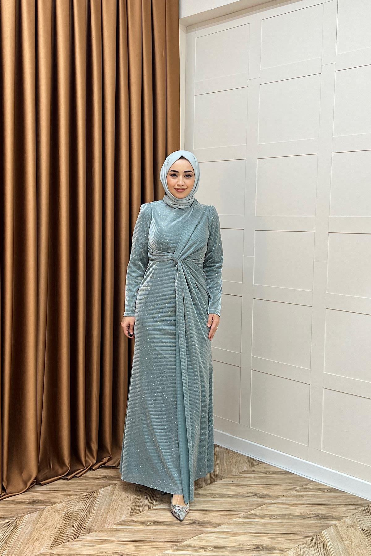 Sofia Taş Detay Drapeli Abiye Mint