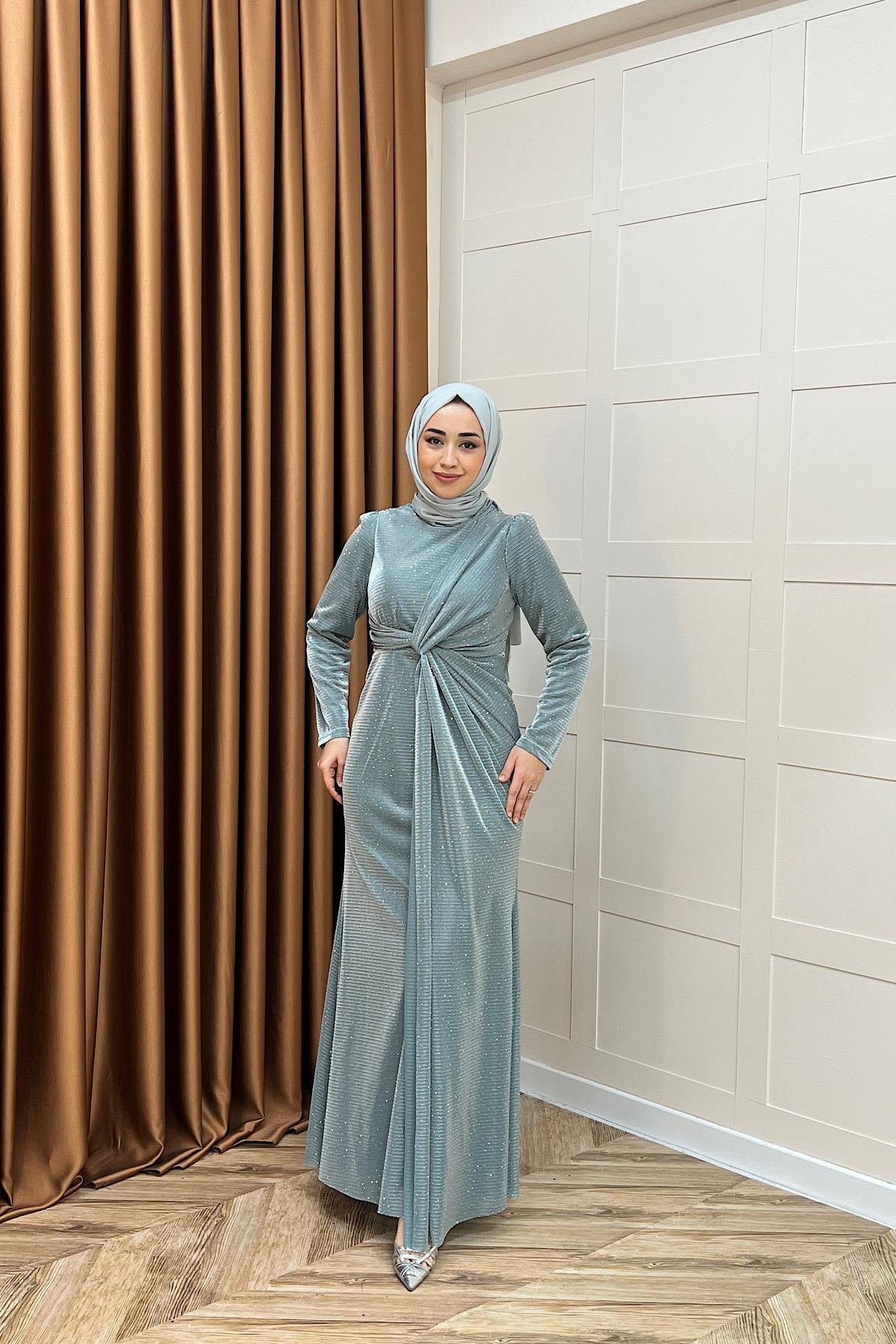 Sofia Taş Detay Drapeli Abiye Mint