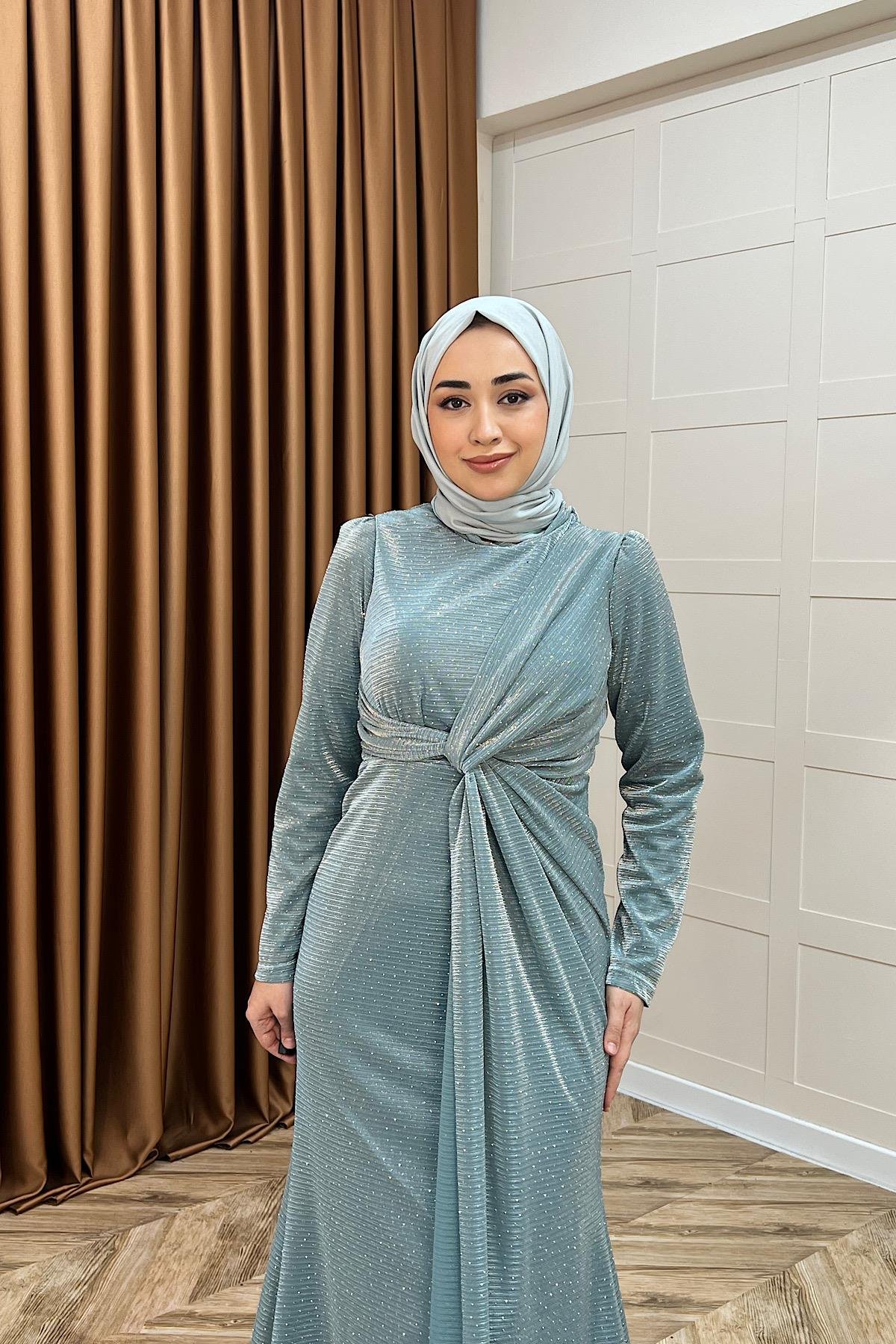 Sofia Taş Detay Drapeli Abiye Mint