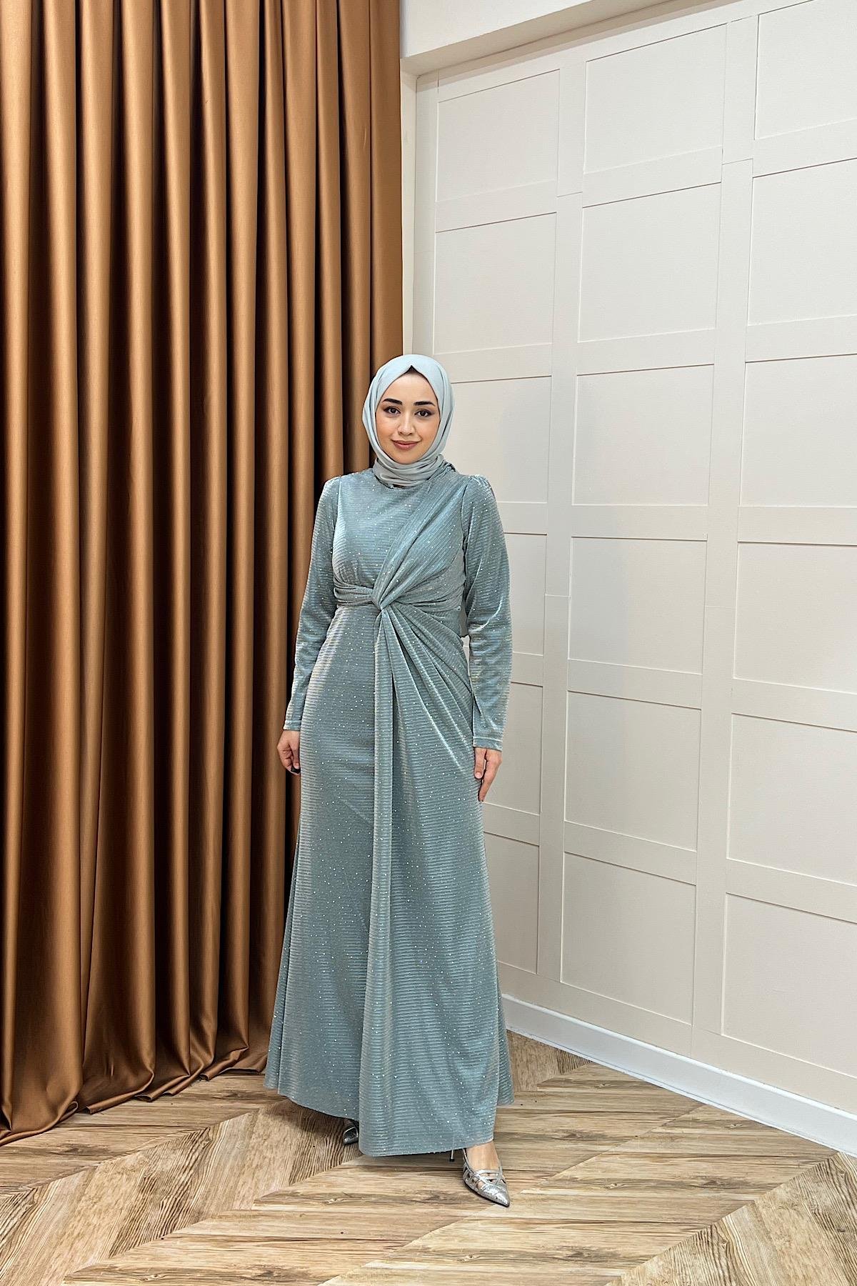 Sofia Taş Detay Drapeli Abiye Mint