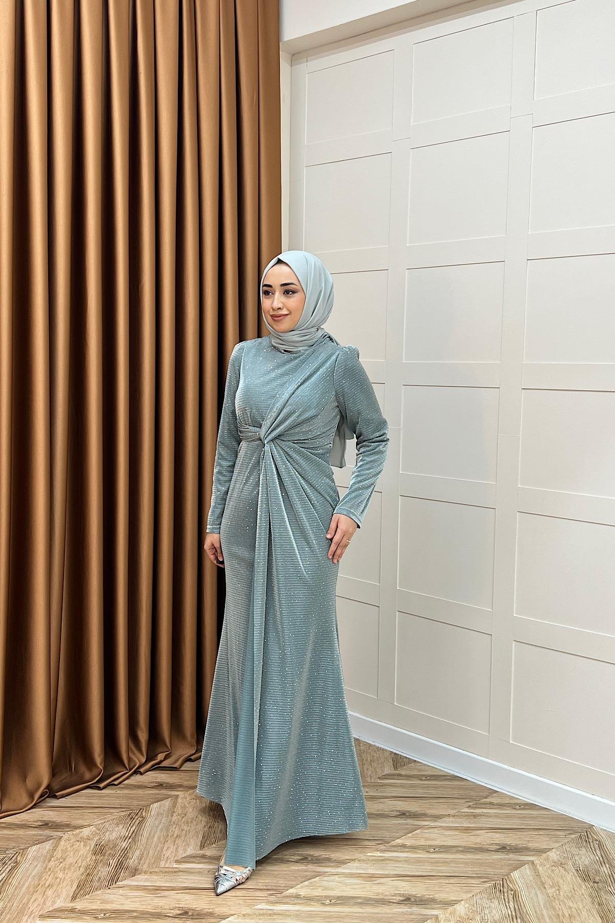 Sofia Taş Detay Drapeli Abiye Mint