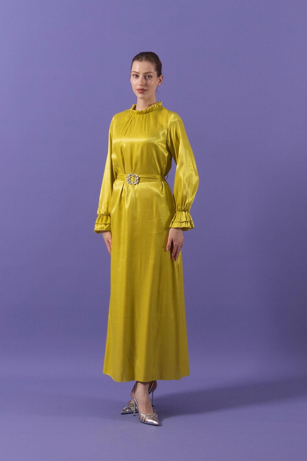 Taş Tokalı Saten Elbise Yağ Yeşili