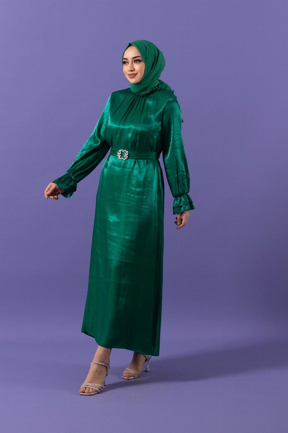 Taş Tokalı Saten Elbise Yeşil