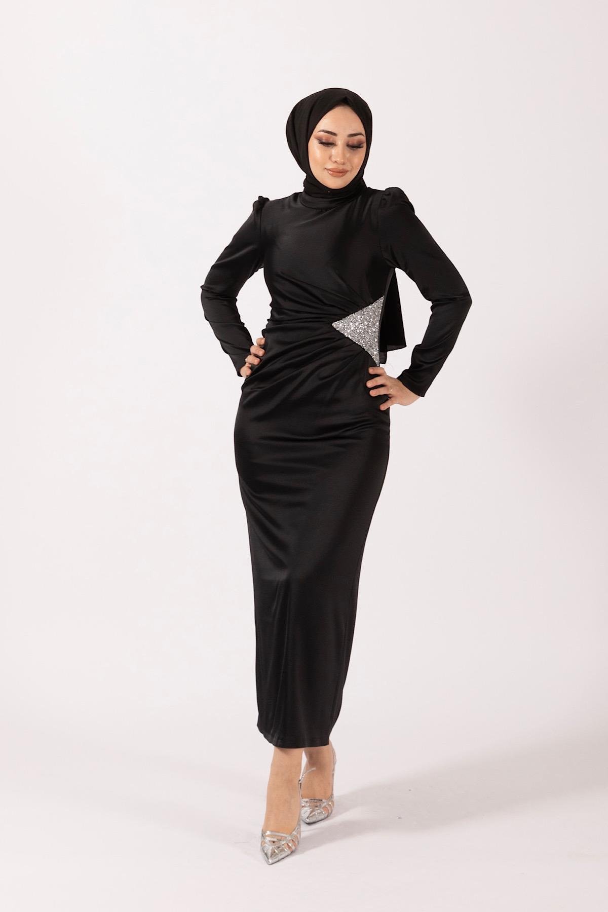 Yanı Taşlı Saten Abiye Siyah