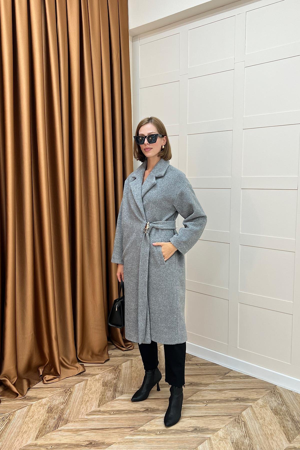 Yaren Premium Kumaş Broş Detay Kaban Gri