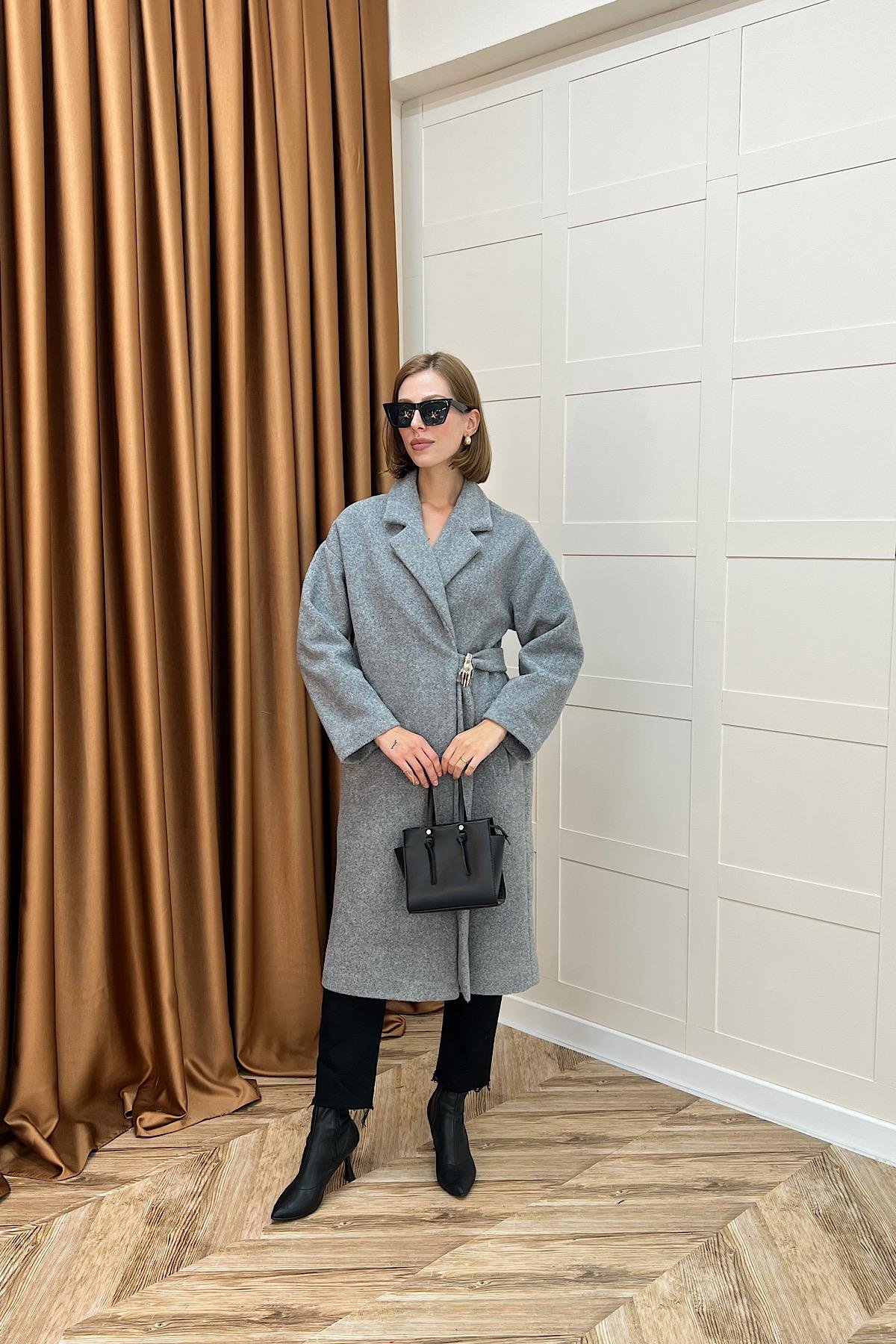 Yaren Premium Kumaş Broş Detay Kaban Gri