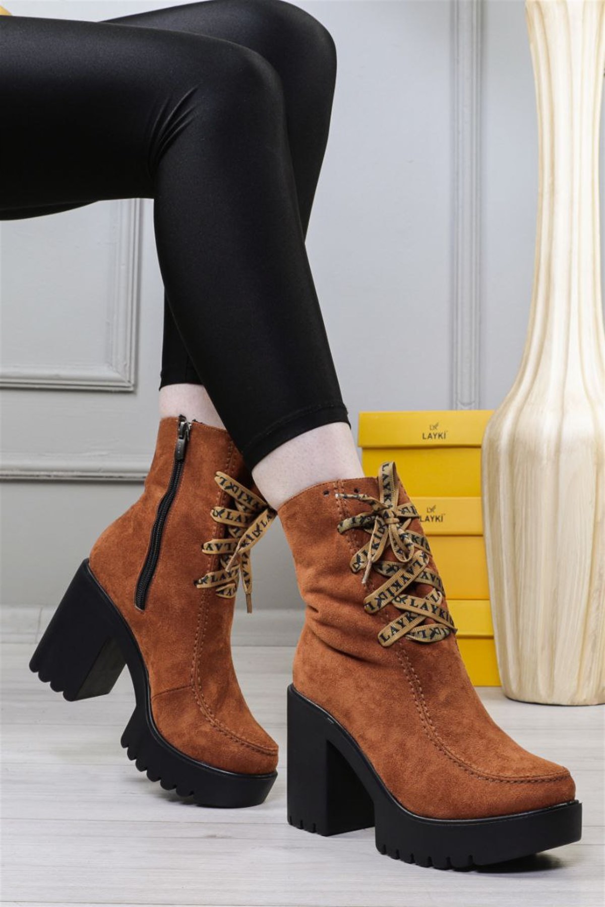 Eflin Taba Renkli Kadın Bot 