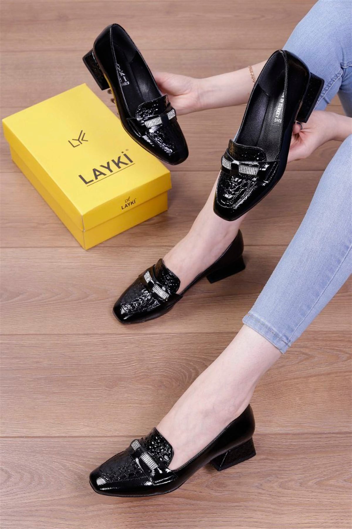 Gerardo Siyah Renkli Kadın Topuklu Ayakkabı