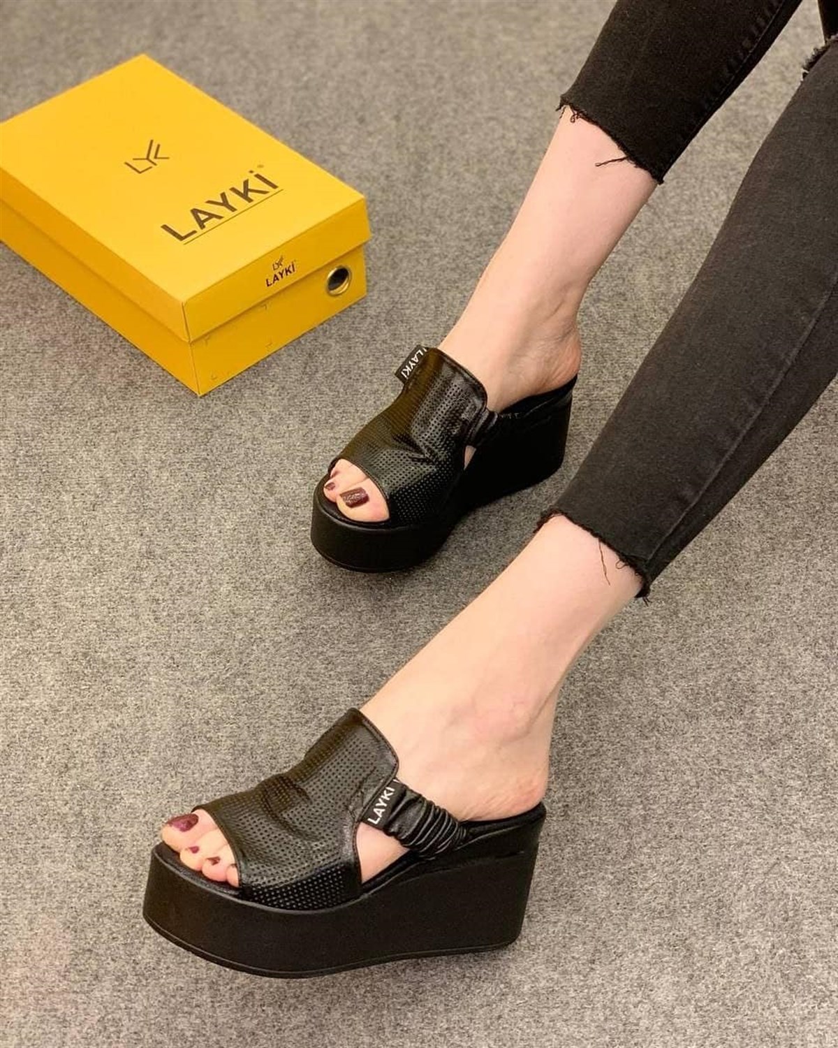 Sullivan Siyah Renkli Kadın Terlik 