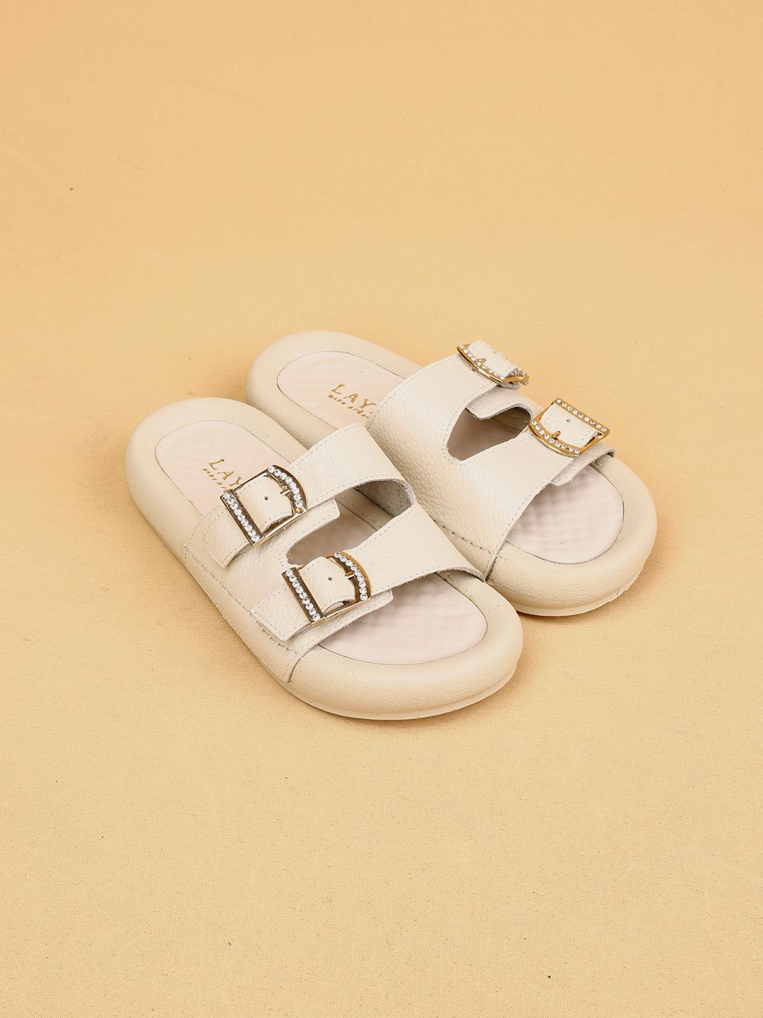 794010021905LaykiTerlikBej Renk Hakiki Deri Tokalı Kadın Terlik | Kalın Taban Lüx Terlik ModelleriLera Bej Renkli Hakiki Deri Tokalı Kalın Taban Lüx Terlik