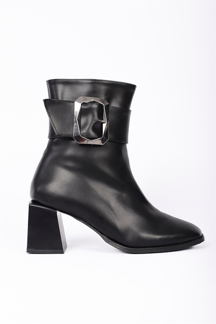 035010530000002LaykiKalın Taban Calbino Siyah Renkli Topuklu BotCalbino Siyah Renkli Topuklu Bot