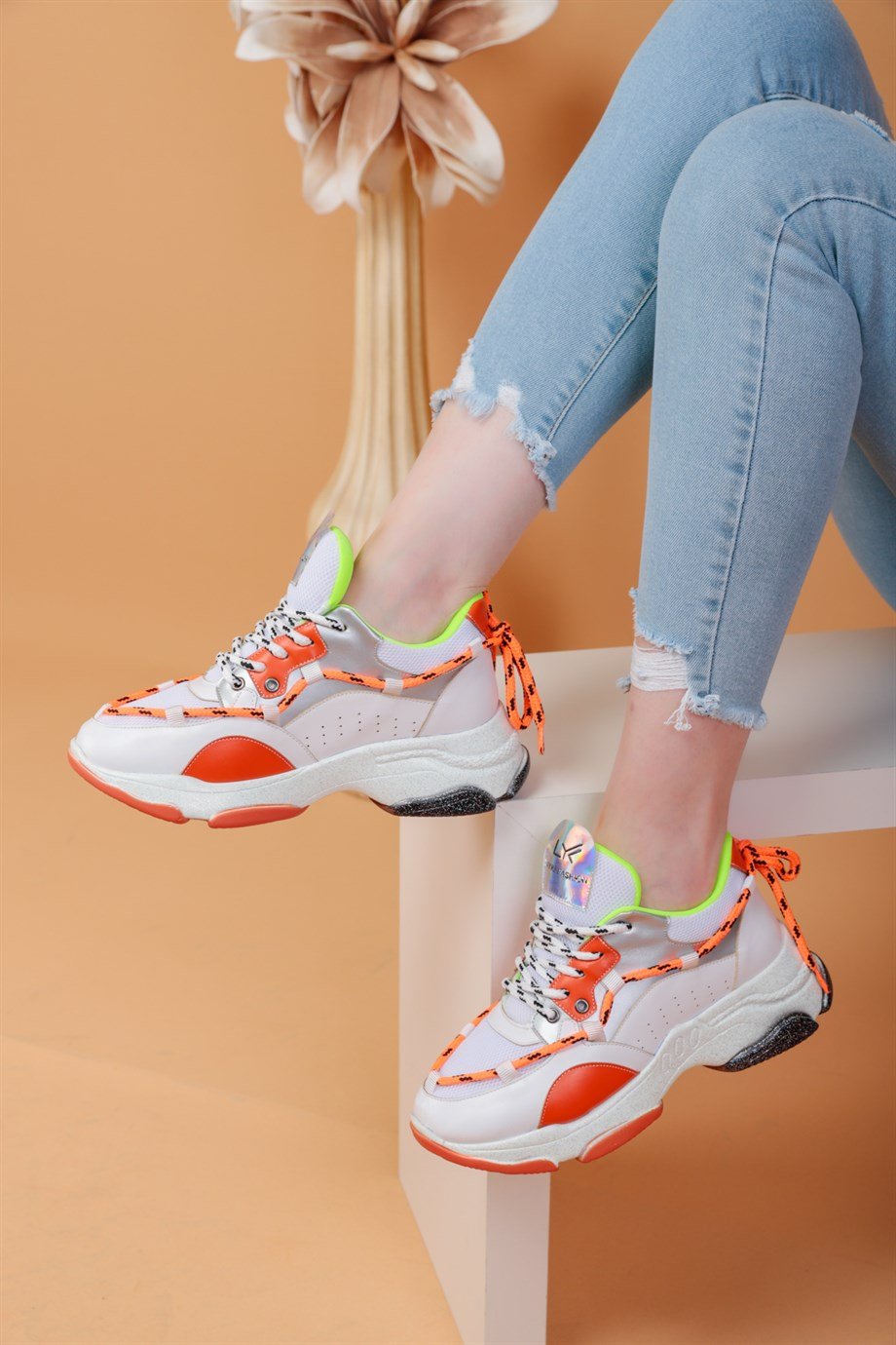 103010400000001laykiWalking ShoesLayki 103040 mat deri desenli Bayan Spor Ayakkabı