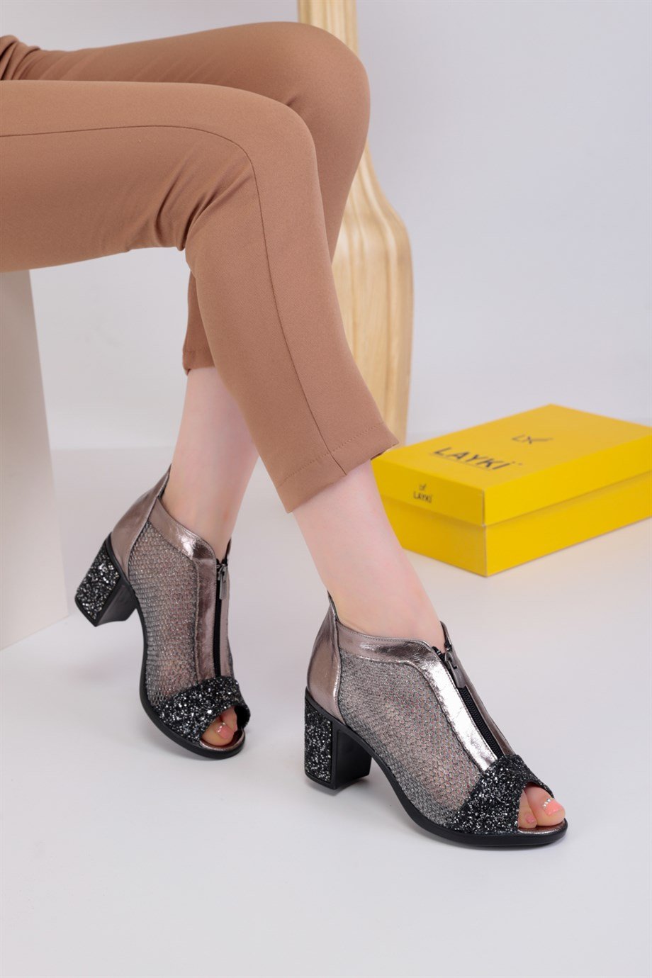 024010400000001laykiOrta Topuklulayki.com | Cadenza Platin Renkli Bottie Cadenza Platin Renkli Bottie