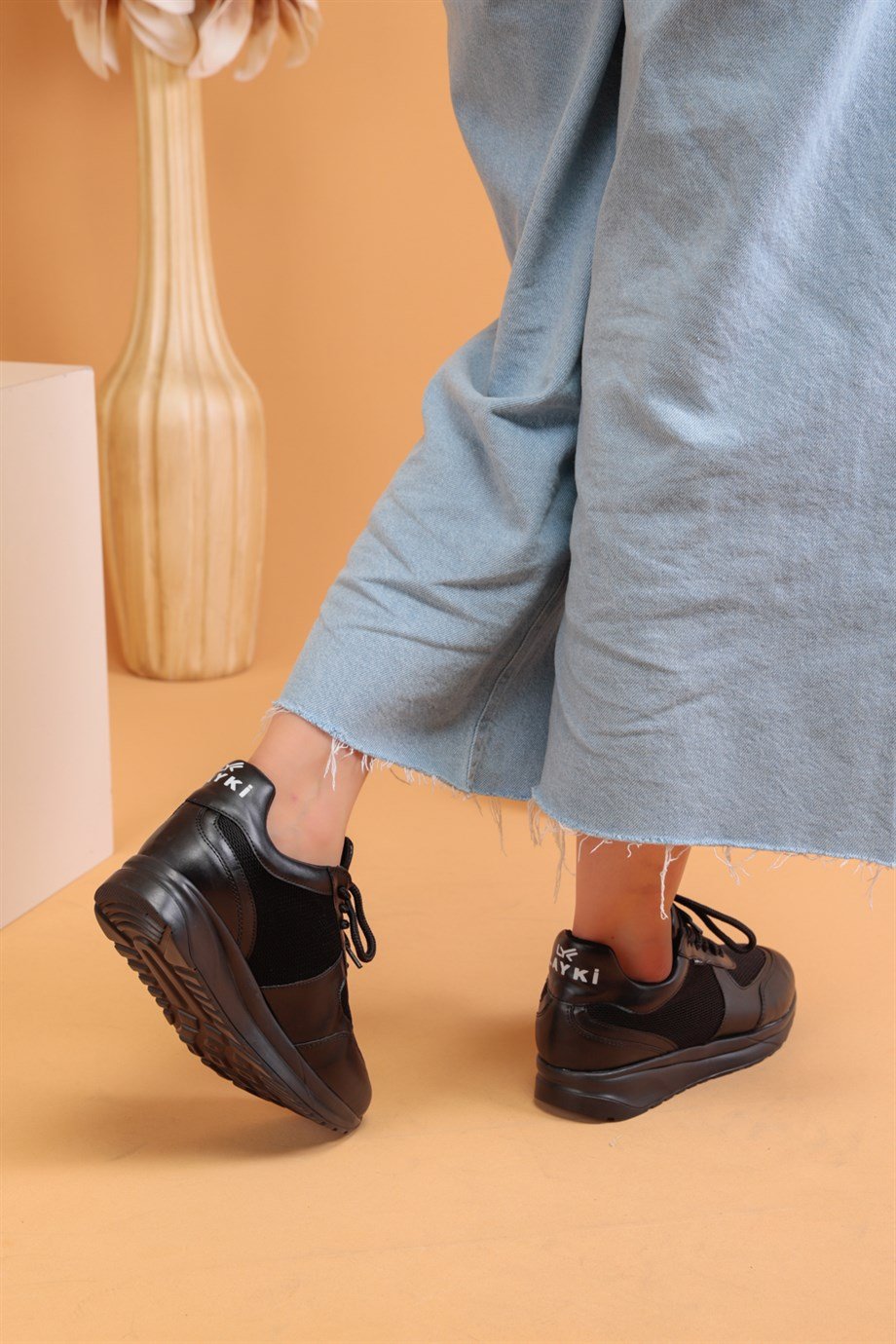 324010080000002LAYKİYürüyüş Ayakkabısılayki.com | Kila Siyah Renkli Kadın Spor AyakkabıKila Siyah Renk Kadın Spor Ayakkabı